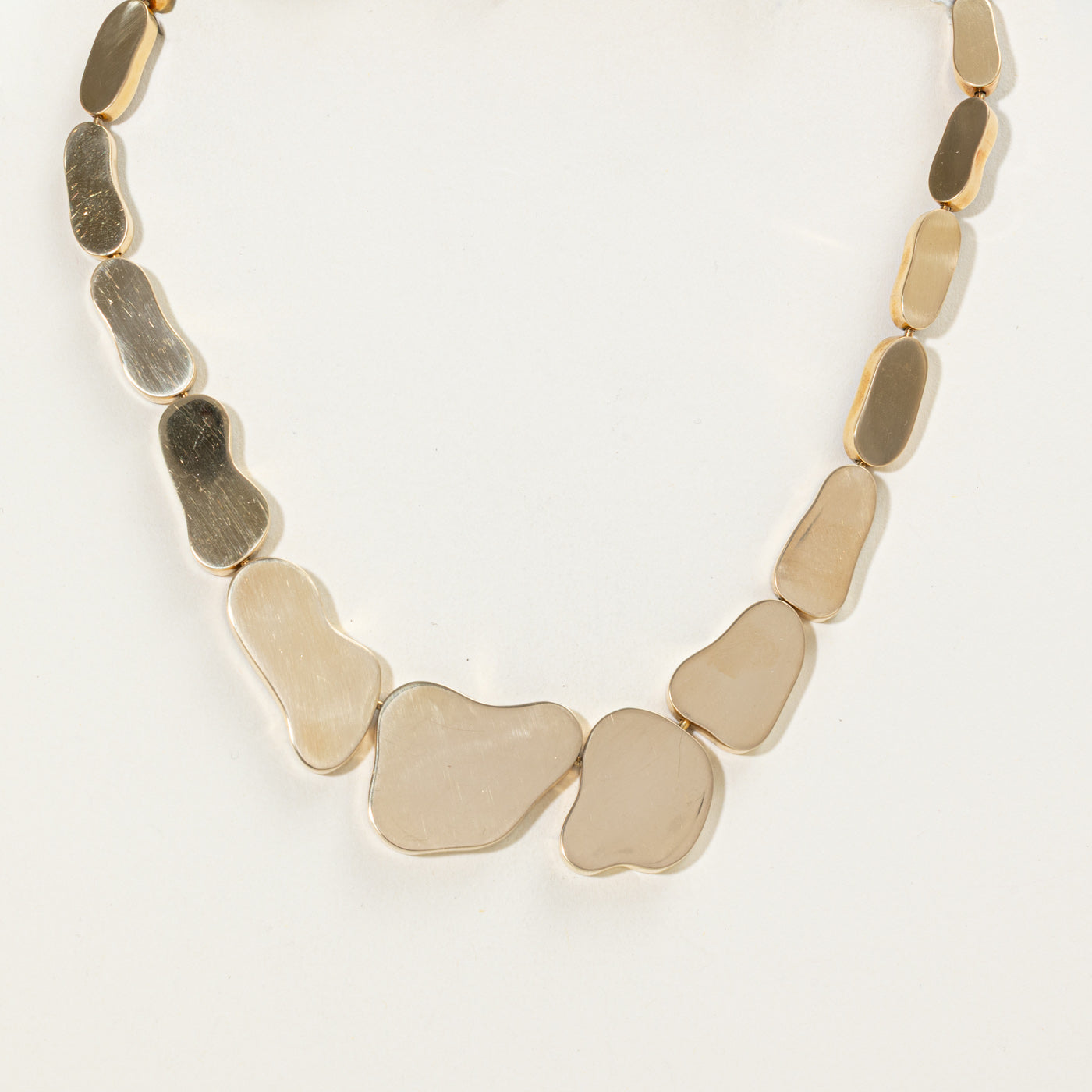 ‘Cavelti’ 18k Lily Pad Necklace | 16.5"