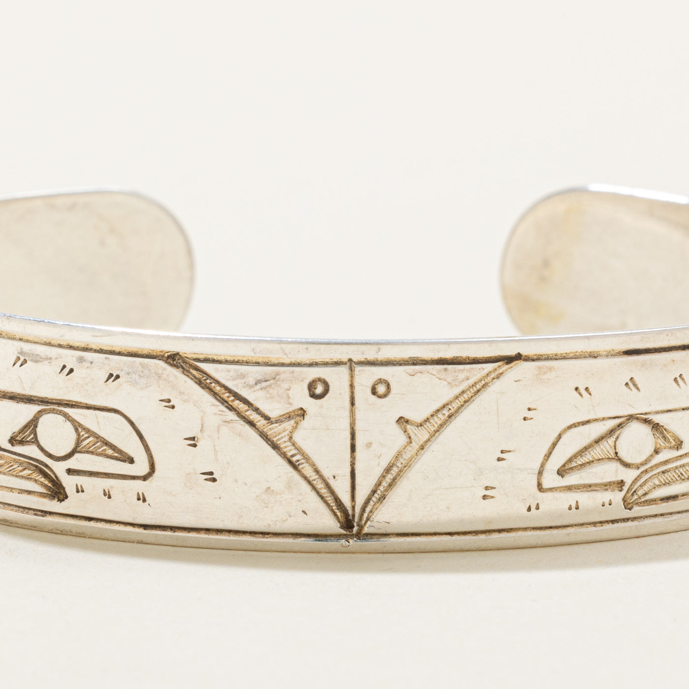 Sterling Silver Indigenous Carved Eagle Split Design Cuff | 6"