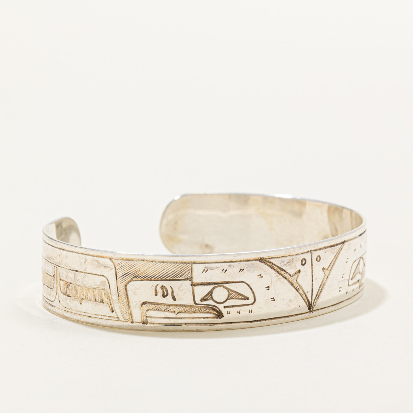 Sterling Silver Indigenous Carved Eagle Split Design Cuff | 6"