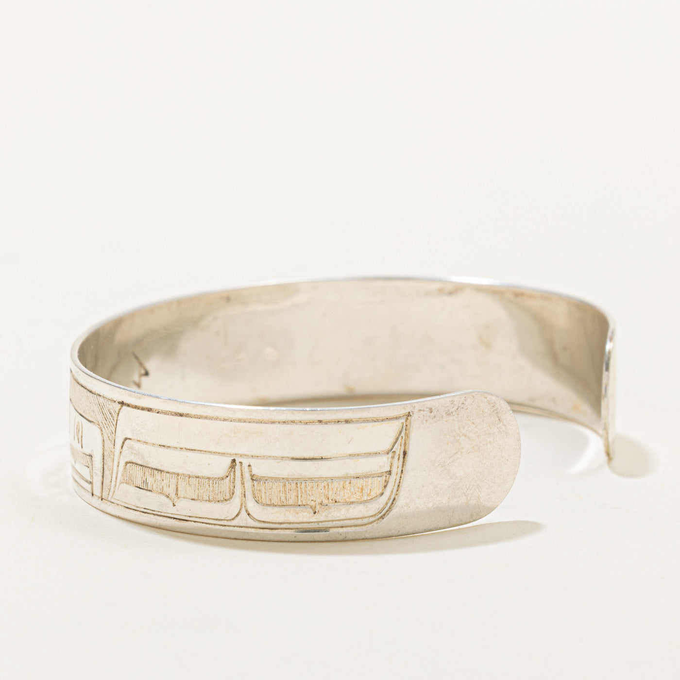 Sterling Silver Indigenous Carved Eagle Split Design Cuff | 6"