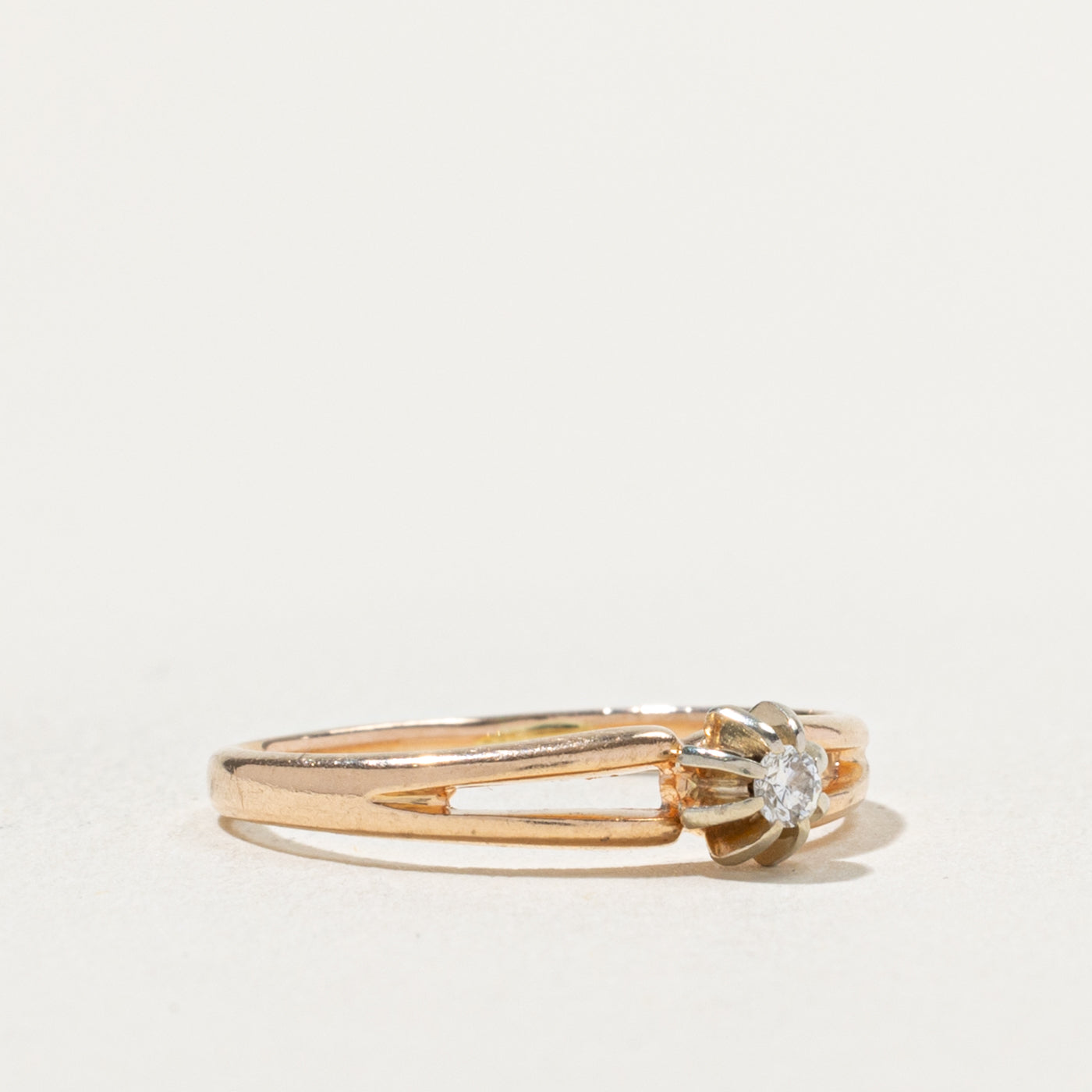 2011 Ukraine 14k Round Brilliant Cut Diamond Ring | SZ 6