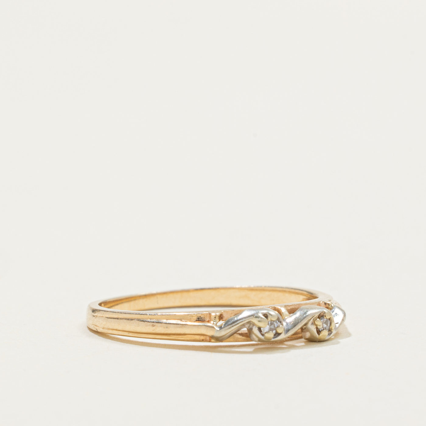 'Birks' 14k Two Stone Diamond Scrollwork Band | SZ 7.75