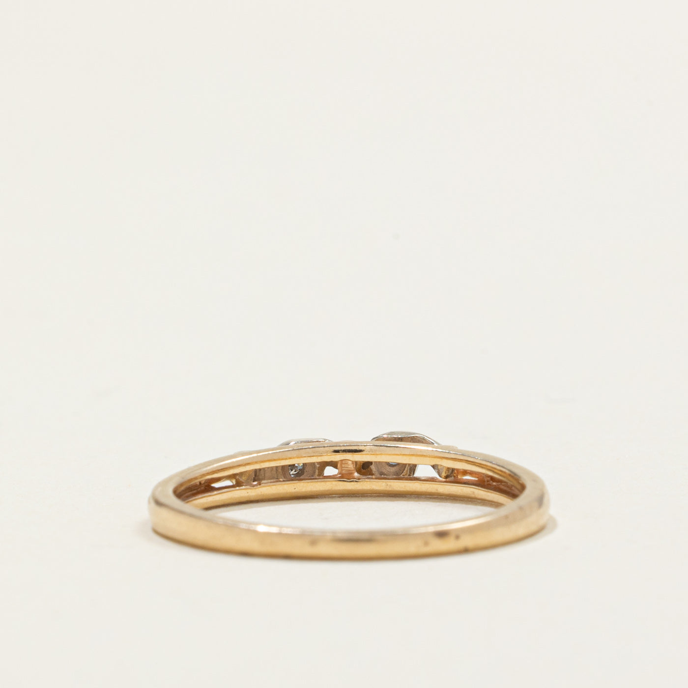 'Birks' 14k Two Stone Diamond Scrollwork Band | SZ 7.75