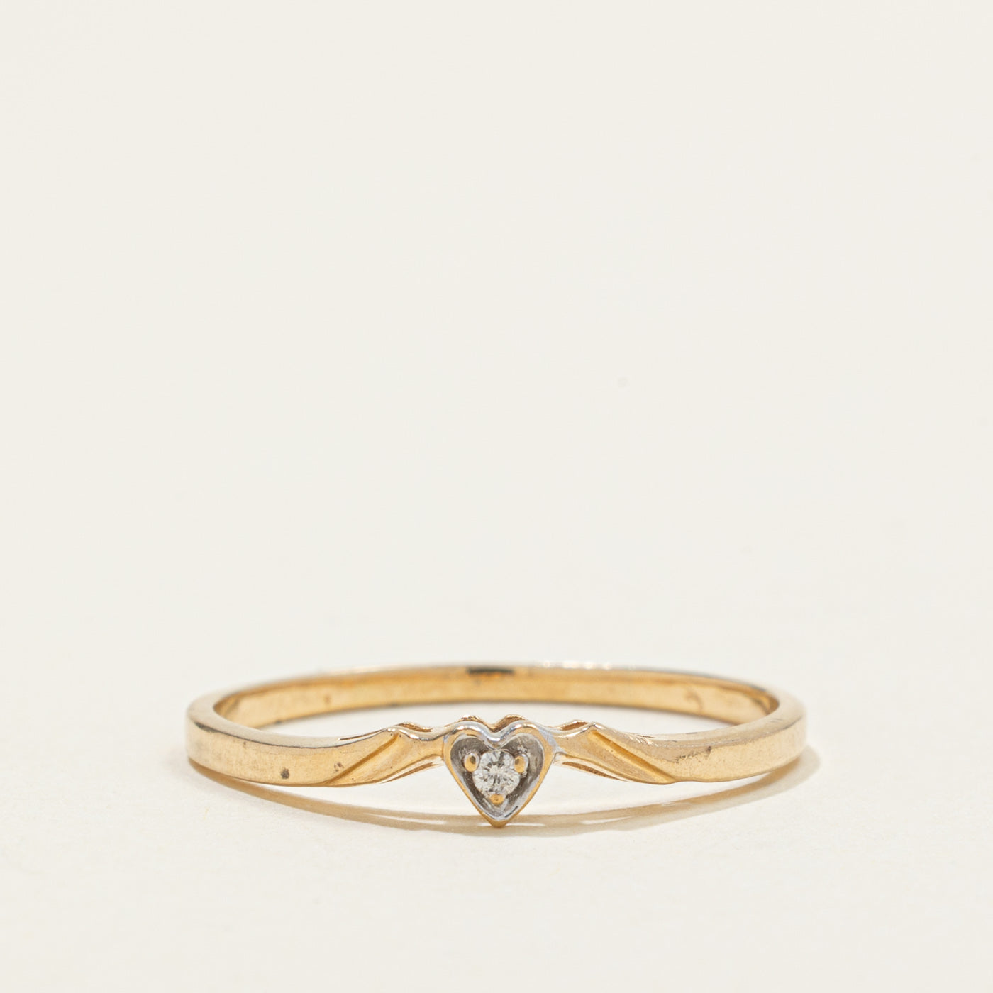 14k Diamond Petite Heart Ring | SZ 9.75