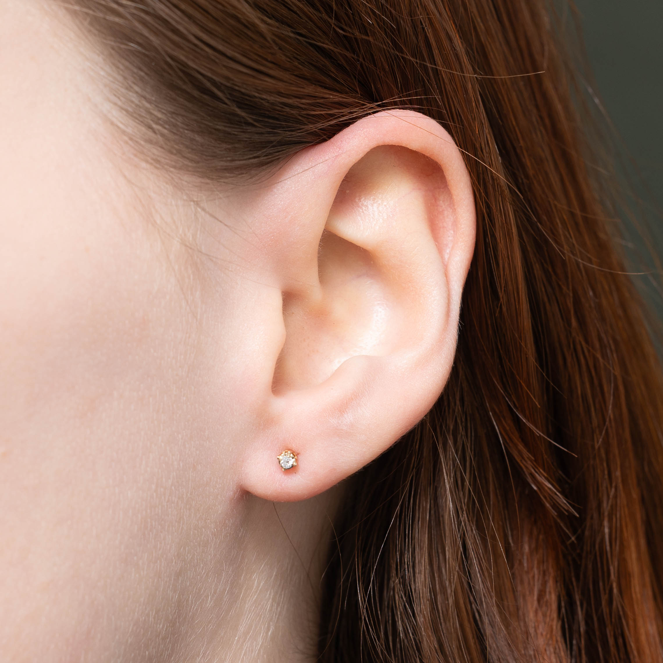 10k Round Brilliant Cut Diamond Stud Earrings