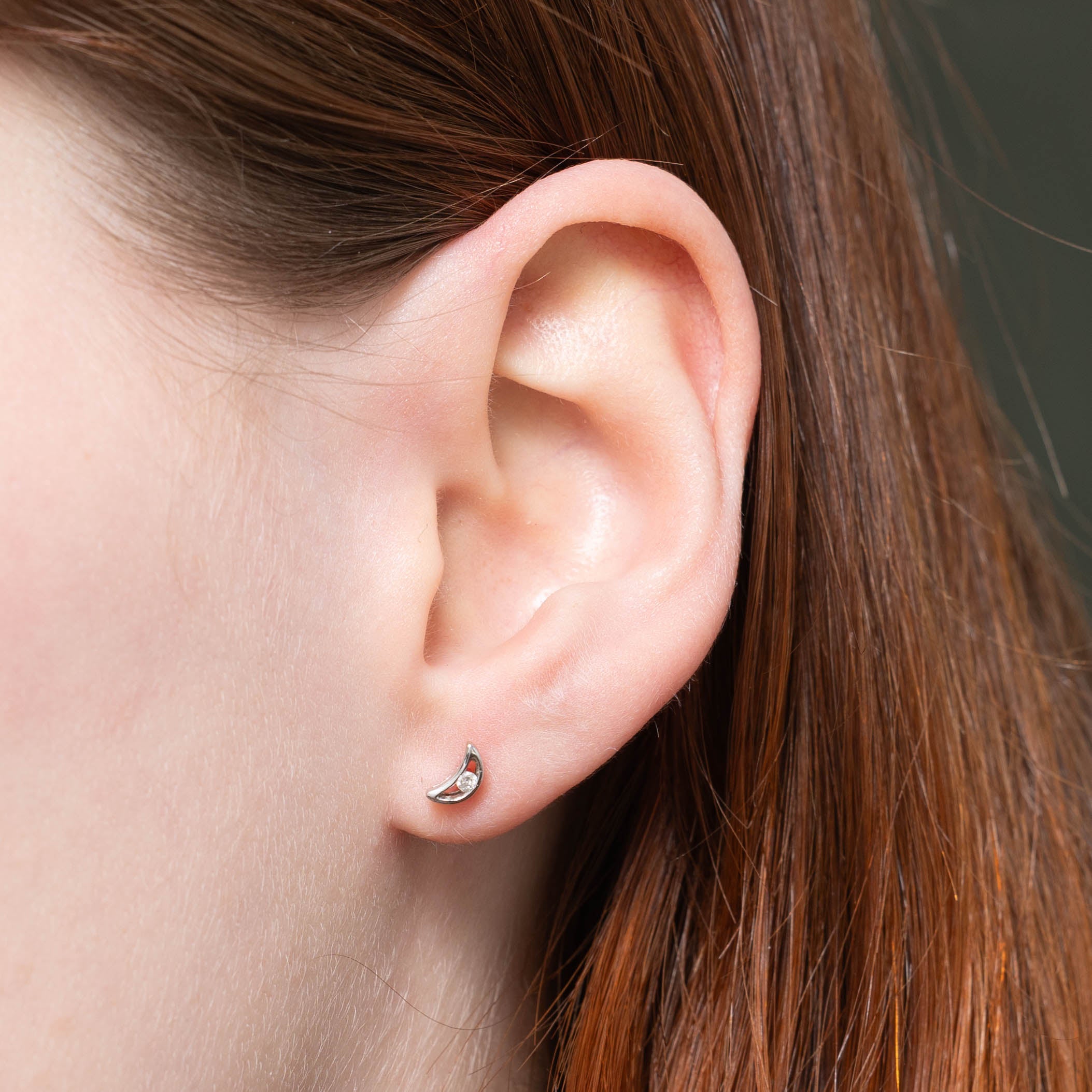 18k Diamond Crescent Moon Stud Earrings