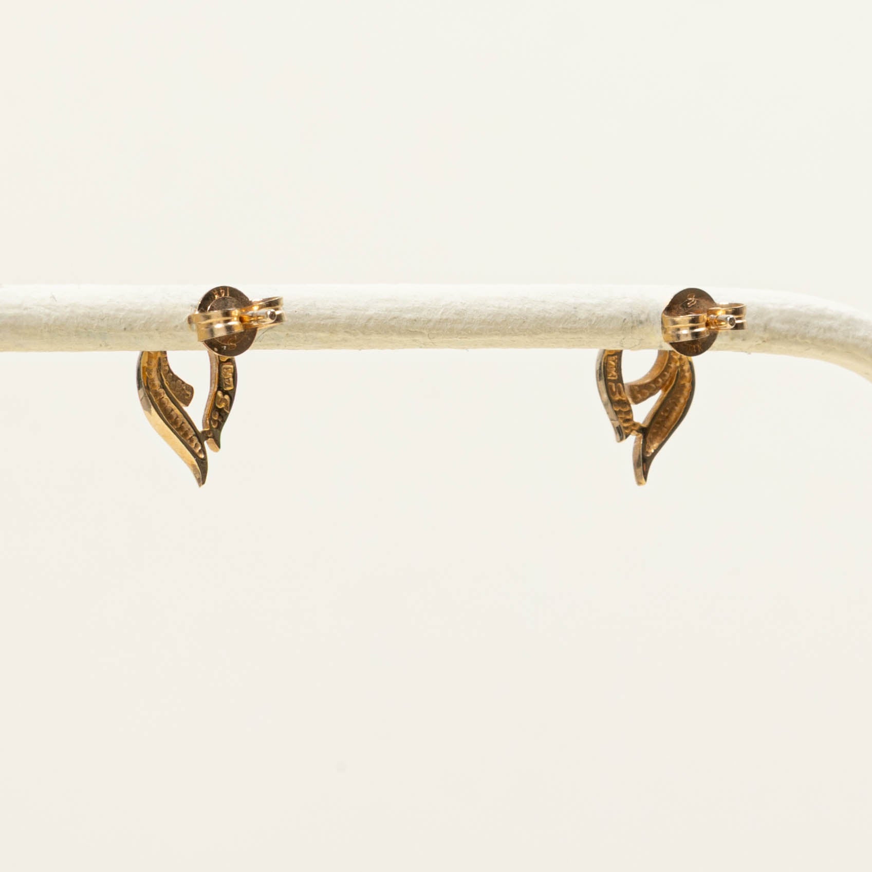 14k Round Brilliant Cut Diamond Abstract Stud Earrings