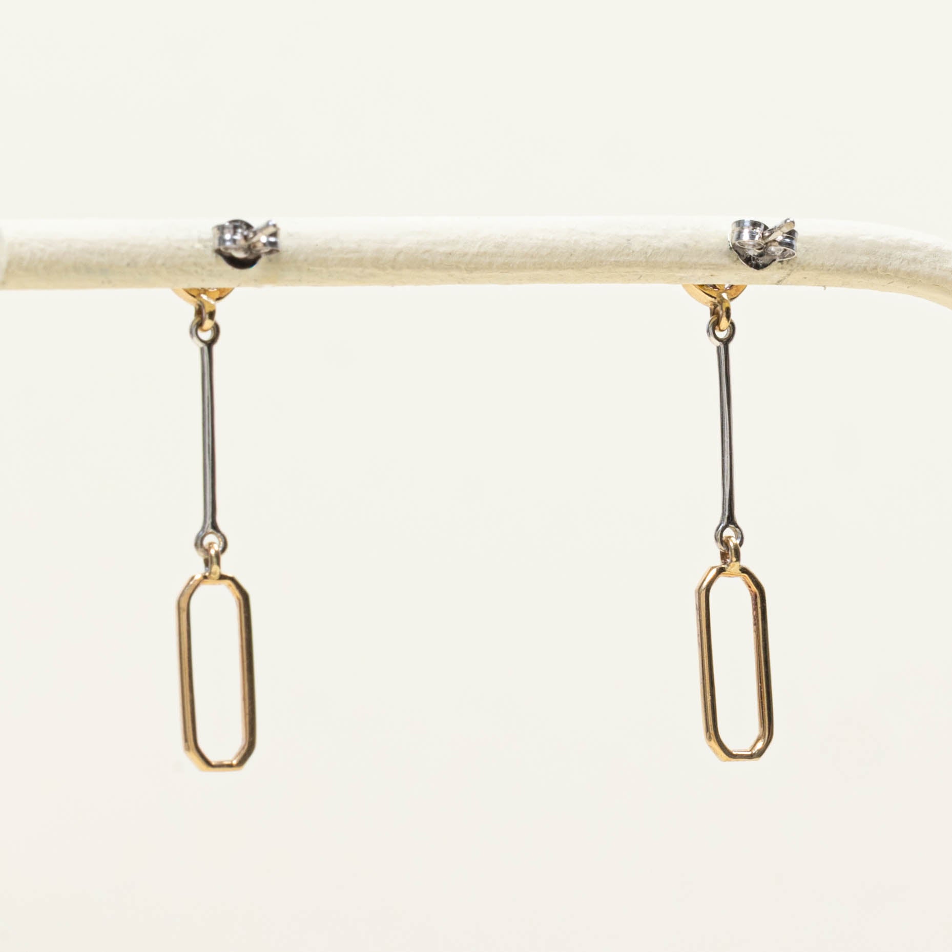 14k Round Brilliant Cut Diamond Oval Drop Earrings