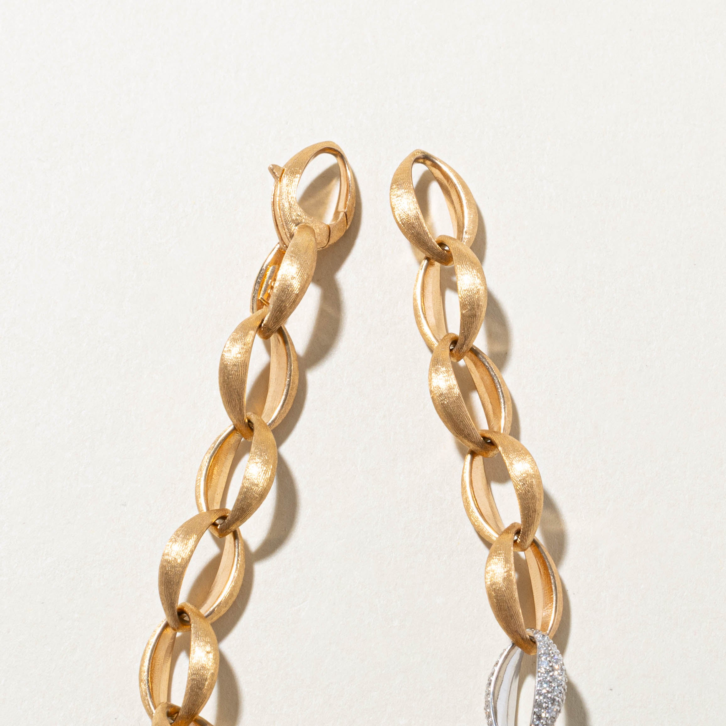 18k Diamond Textured Oval Bracelet | 0.16ctw | 7"