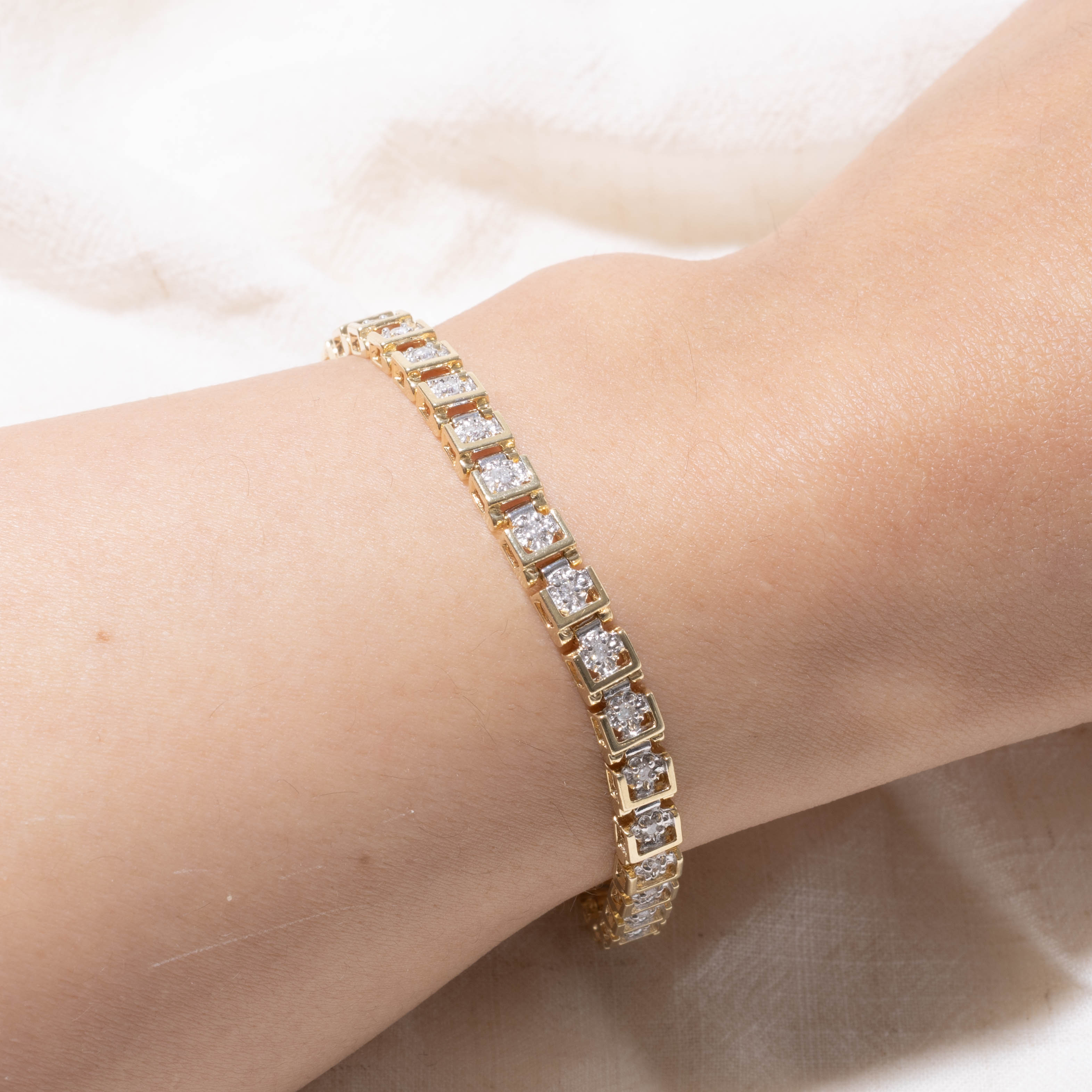 14k Diamond Bracketed Tennis Bracelet | 0.36ctw | 7"