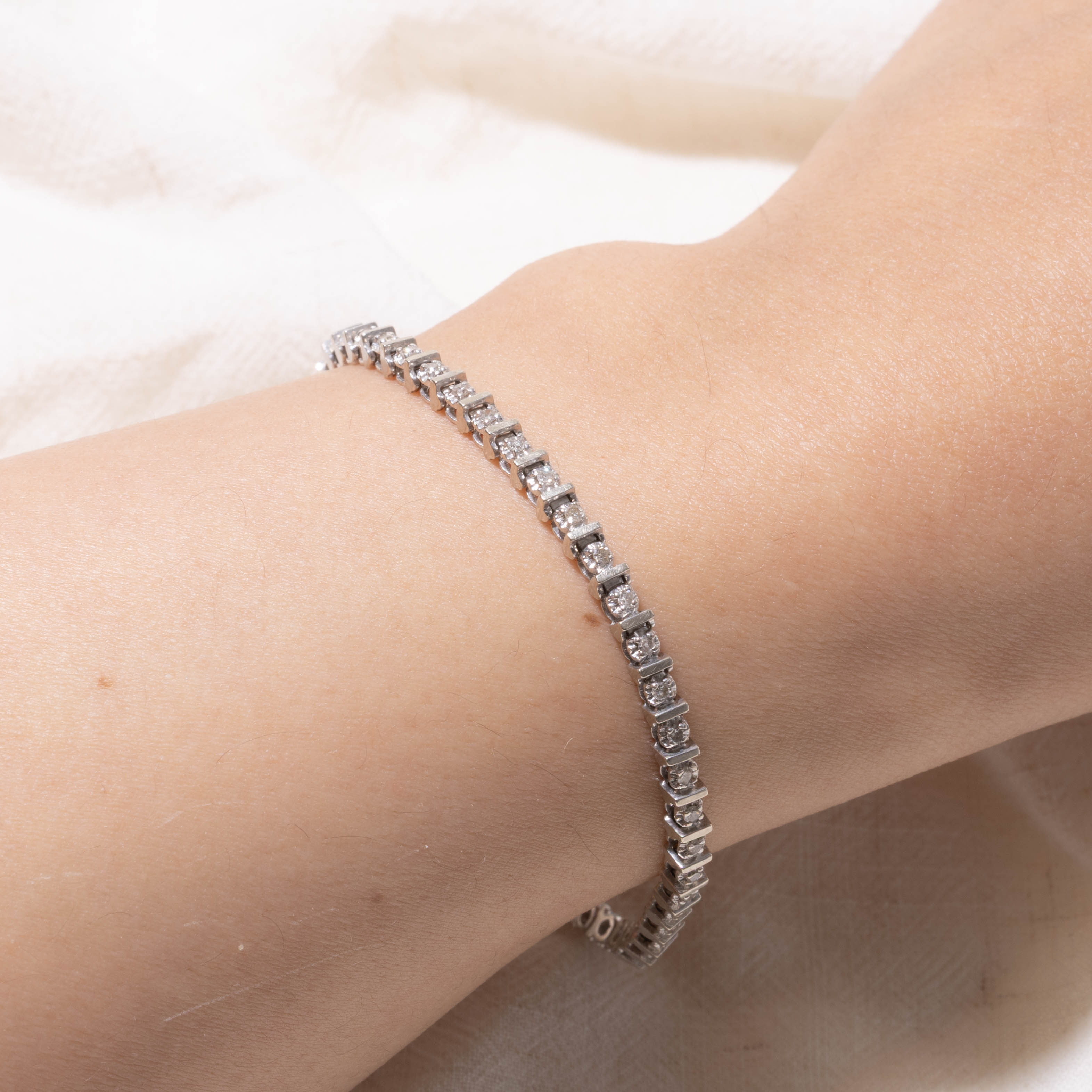 10k White Gold Diamond Tennis Bracelet | 0.15ctw | 8"