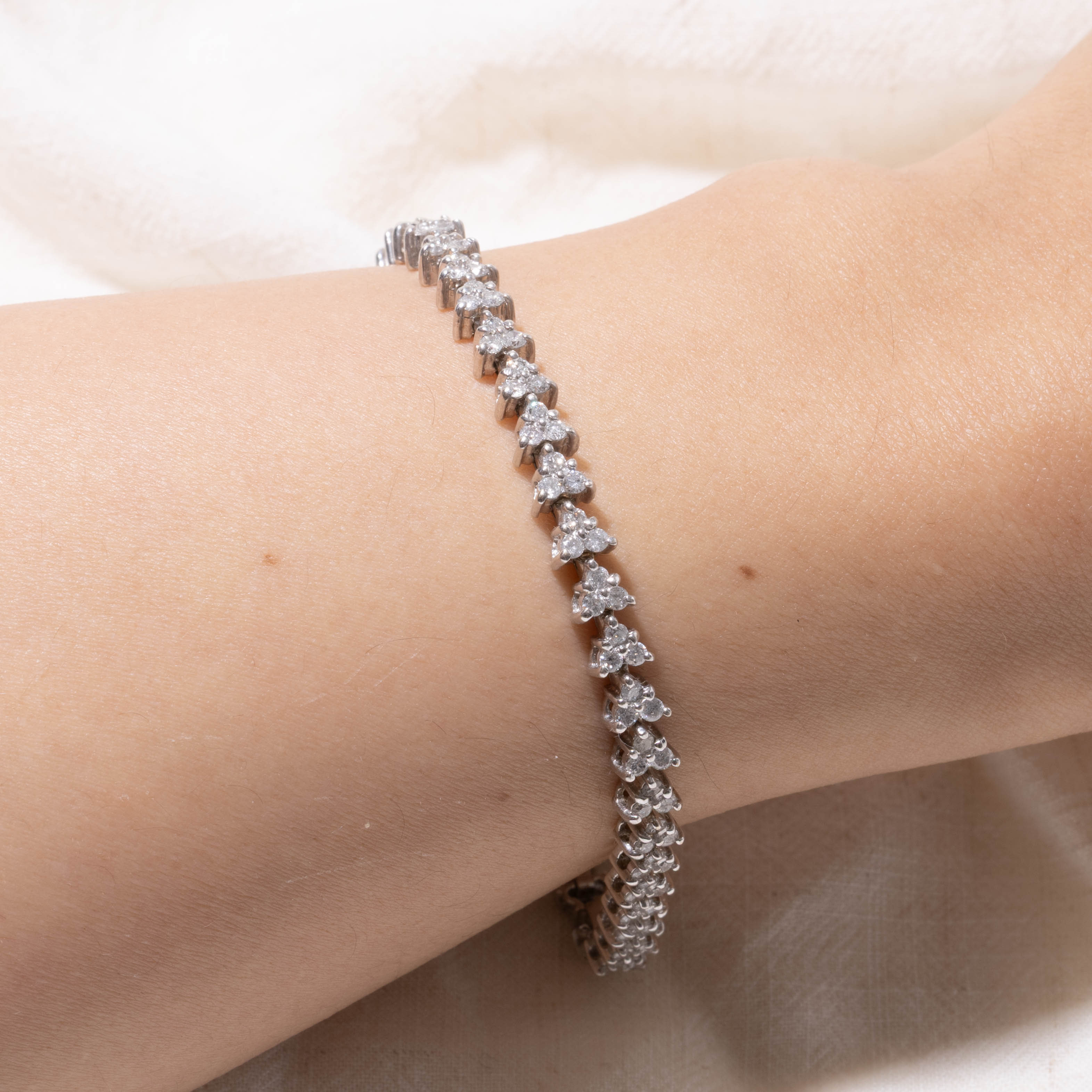 14k White Gold Diamond Tennis Bracelet | 2.31ctw | 7"