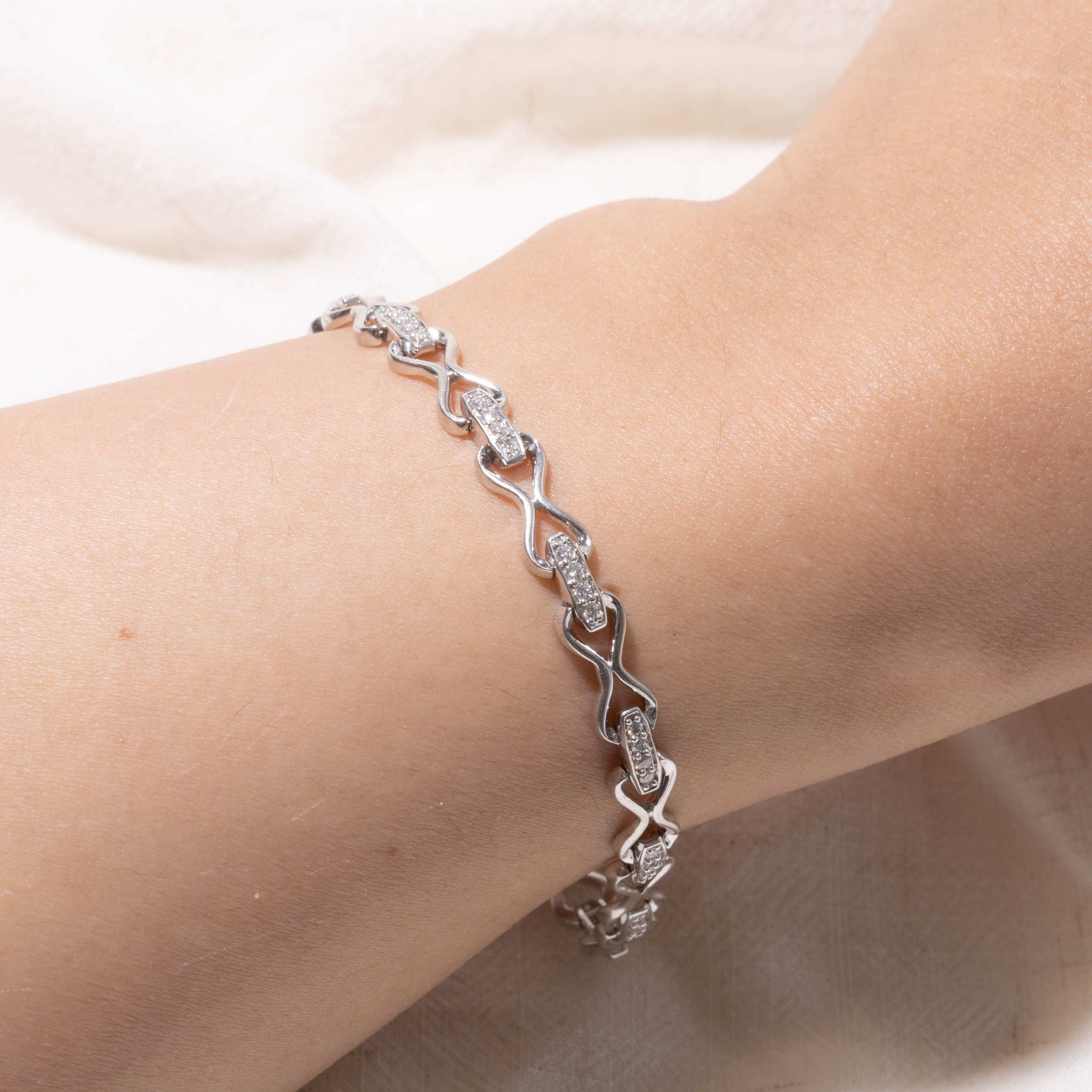 14k Diamond Bent Paperclip Bracelet | 0.36ctw | 8"