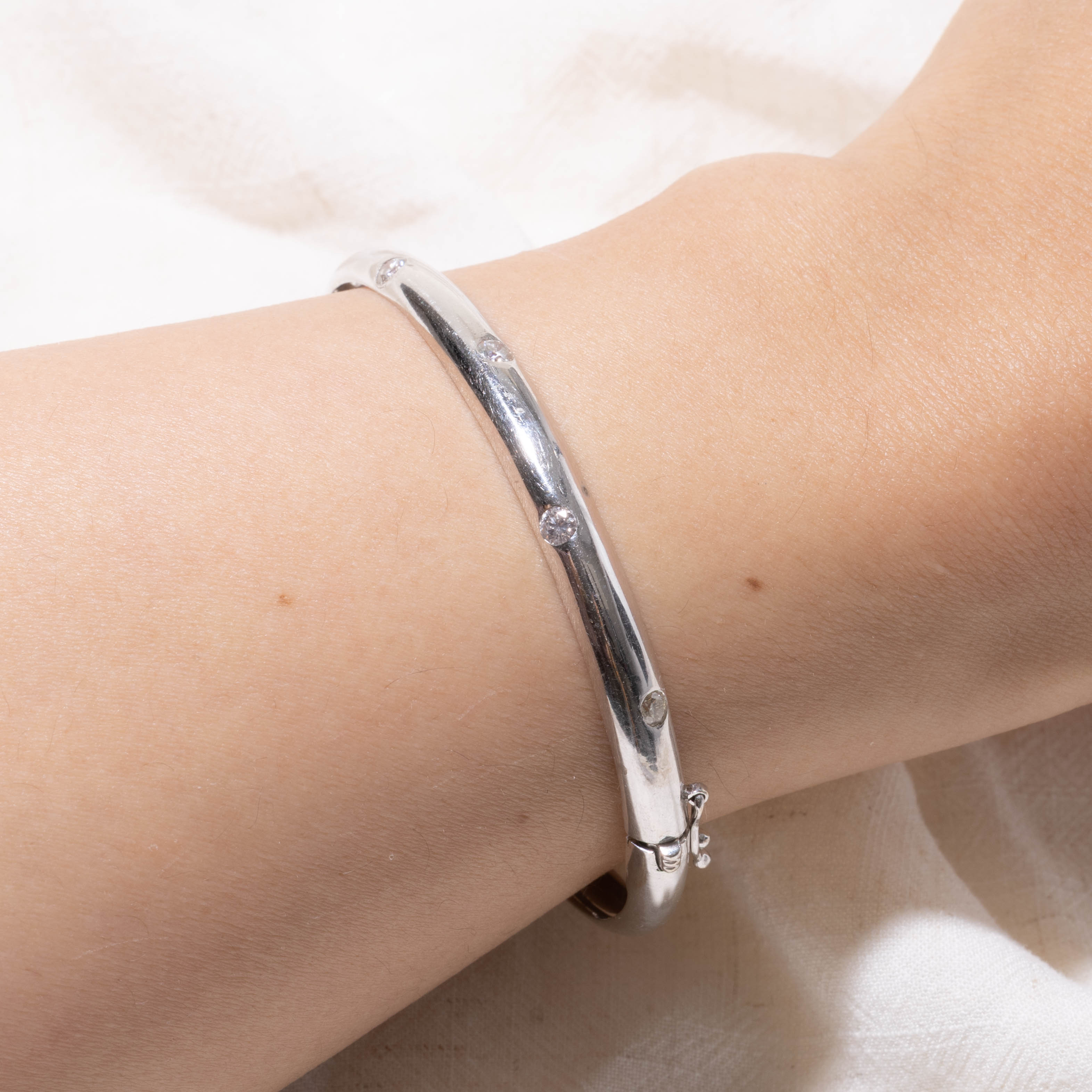 14k Flush Set Scattered Diamond Bangle | 0.40ctw | 7"