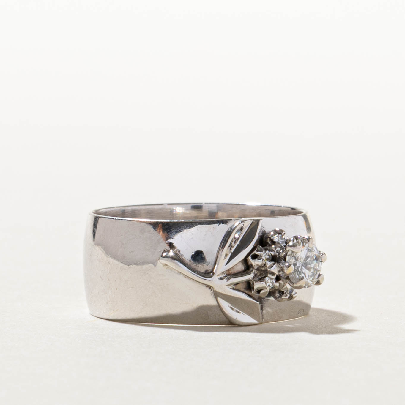 14k Diamond Floral Cluster Band | 0.30ctw | SZ 8
