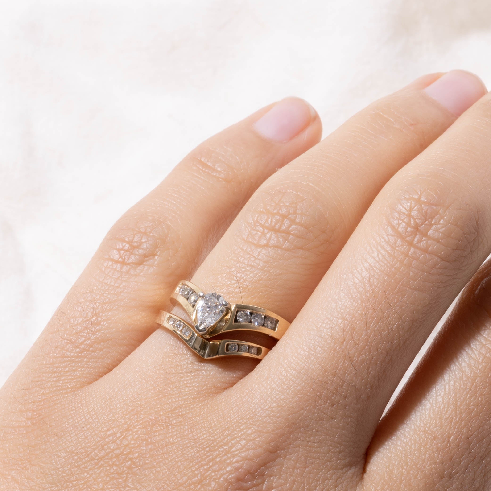 14k Pear Cut Diamond Chevron Wedding Ring Set | 0.37ct SI2 F, 0.30ctw | SZ 6.5