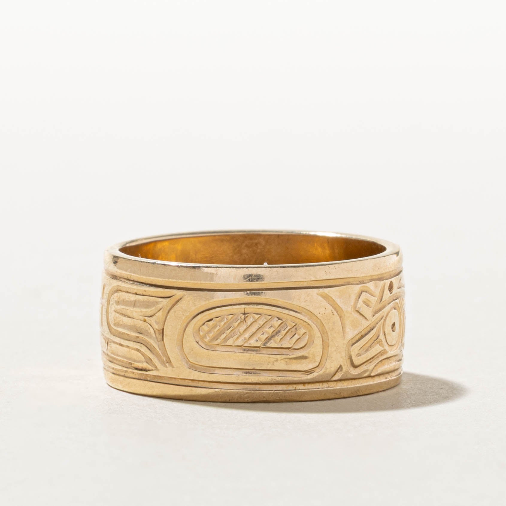 'W.A Barr' 14k Yellow Gold Indigenous Carved Band | SZ 10.25