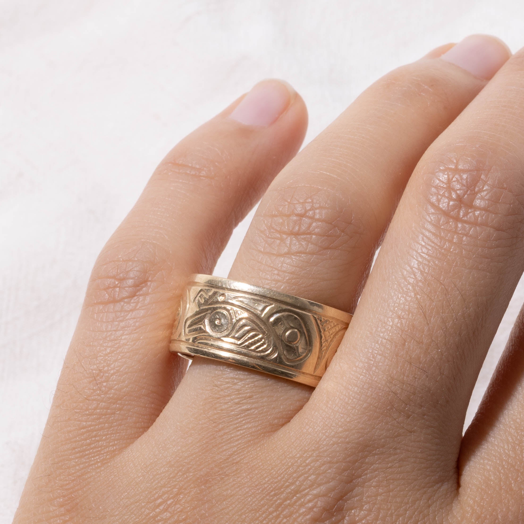 'W.A Barr' 14k Yellow Gold Indigenous Carved Band | SZ 10.25