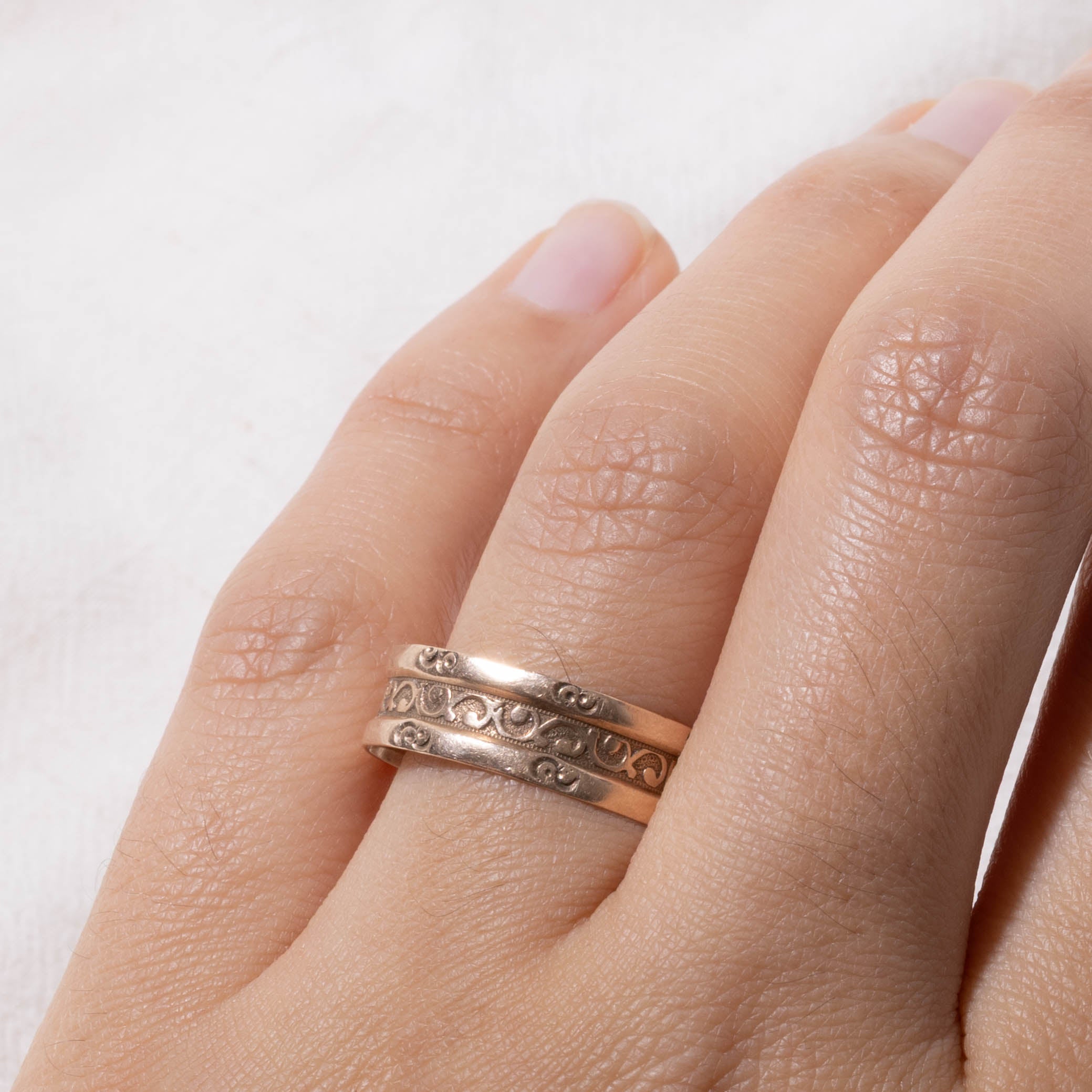 10k Rose Gold Embossed Scrollwork Band Band | 6.1mm | SZ 9