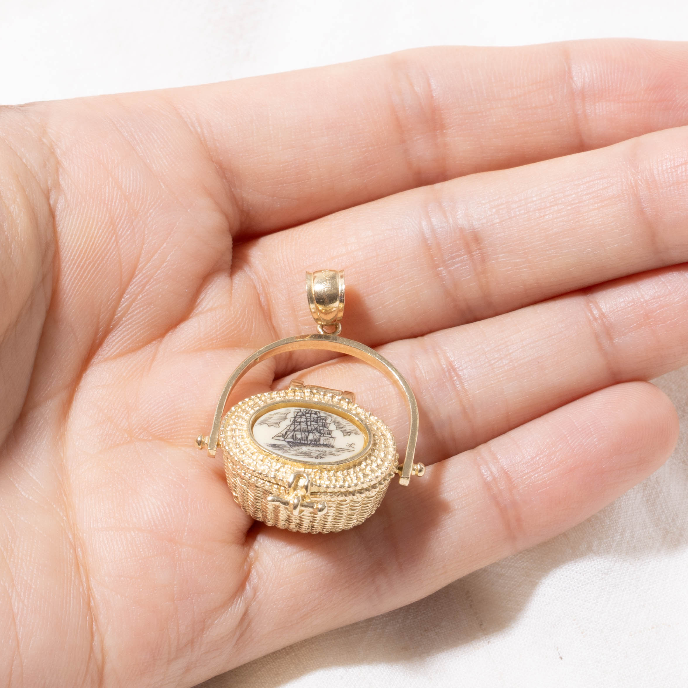 14k Nantucket Basket Locket Pendant