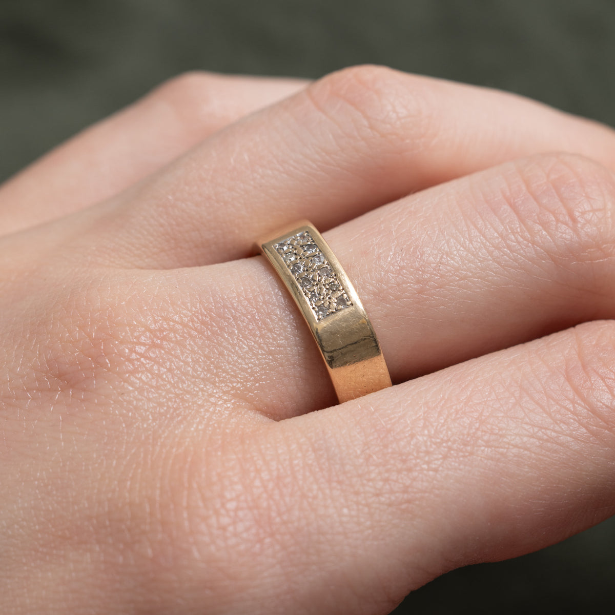 10k Pave Set Diamond Grid Soft-Square Band | 0.06ctw | 5.75mm | SZ 8.25