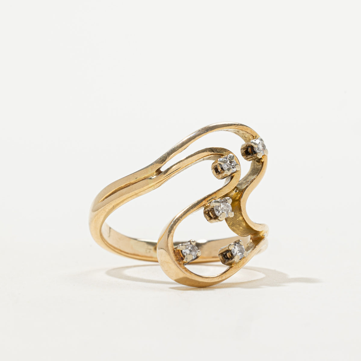 17k Scattered Diamond Abstract Wave Cocktail Ring | 0.08ctw | SZ 7.5