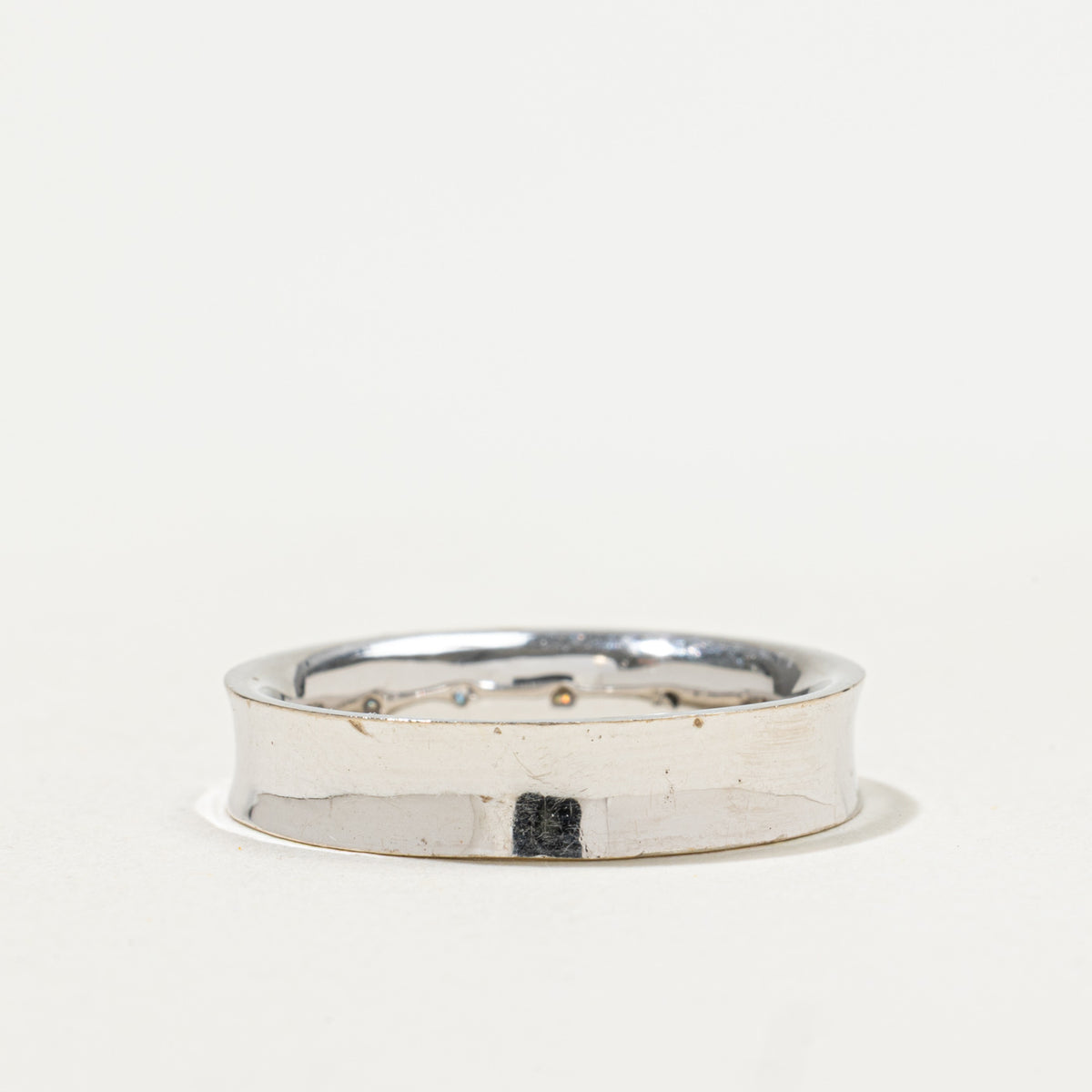 18k Semi Eternity Diamond Grooved Concave Band | 0.03ctw | 4.20mm | SZ 6