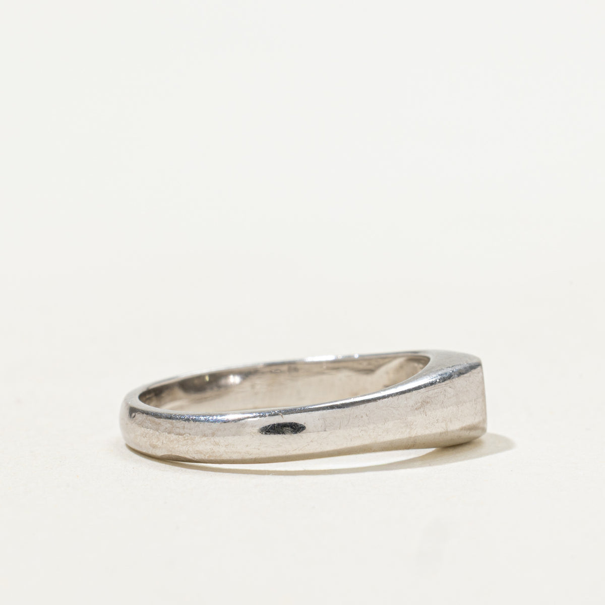 18k Solitaire Diamond Plain Dome Ring | 0.06ct | SZ 5.5