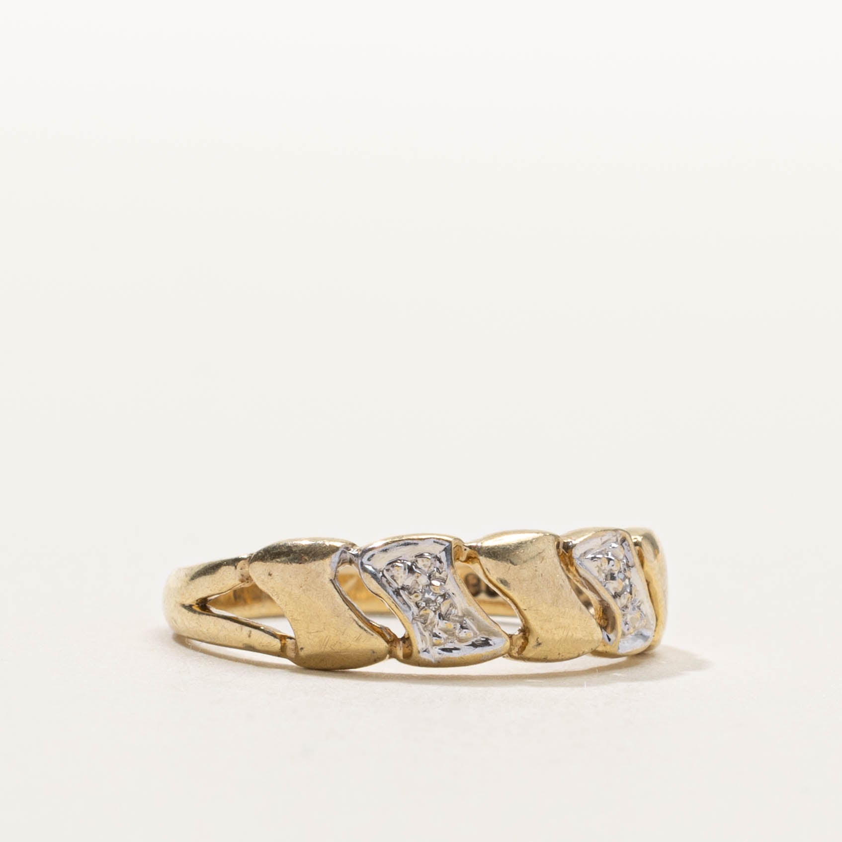 9k Diamond Accent Openwork Scroll Ring | SZ 6.75