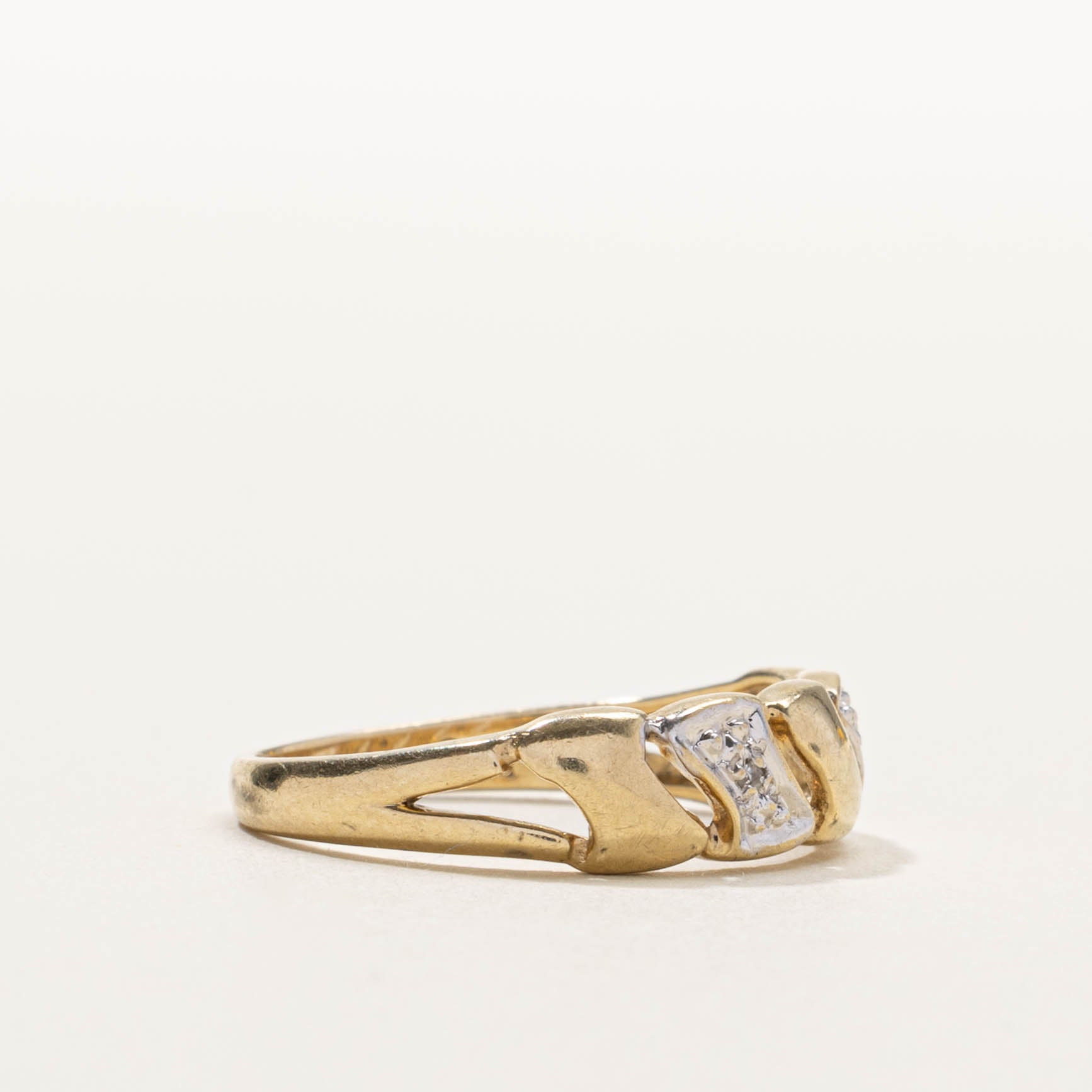 9k Diamond Accent Openwork Scroll Ring | SZ 6.75