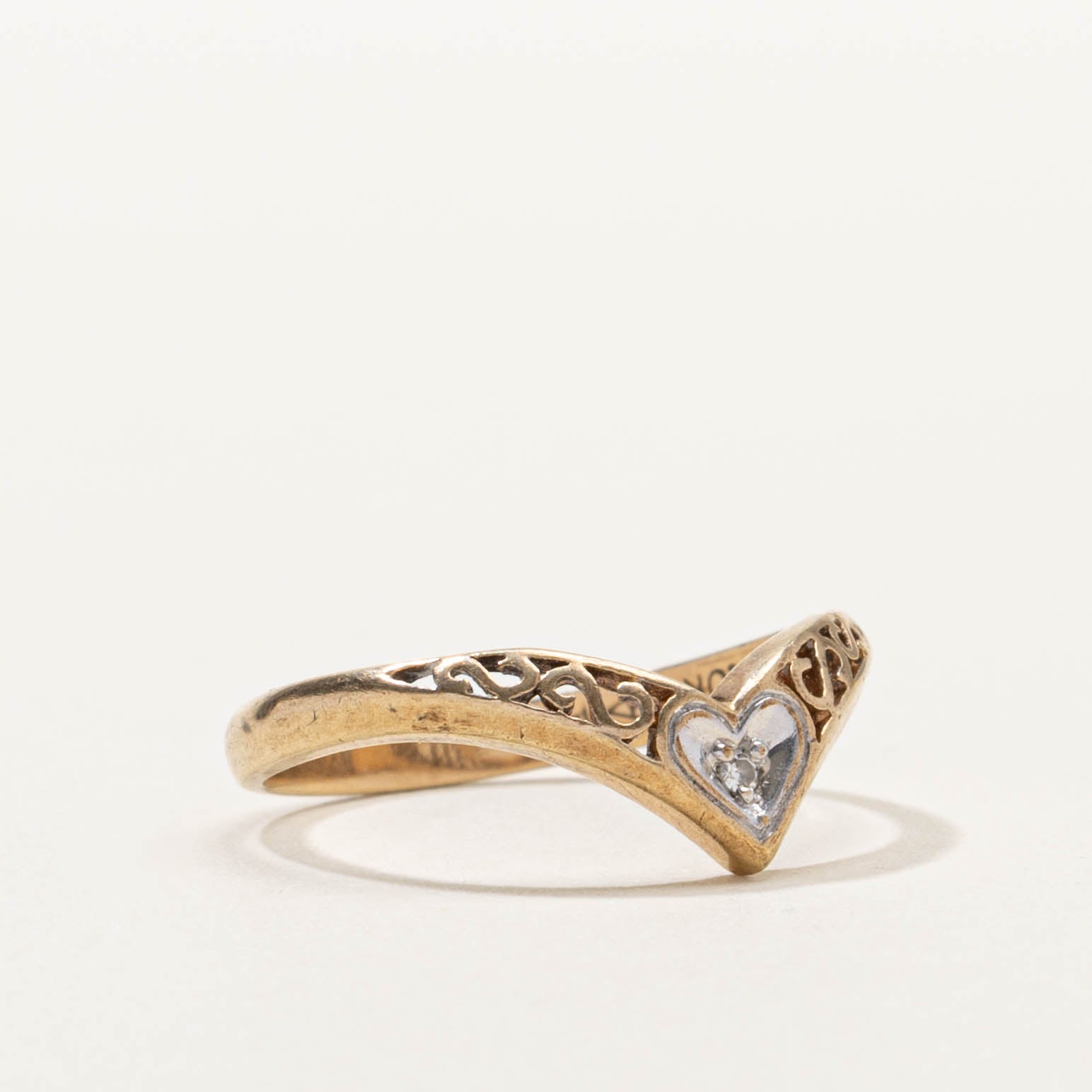 10k Diamond Heart Chevron Ring | SZ 6.25
