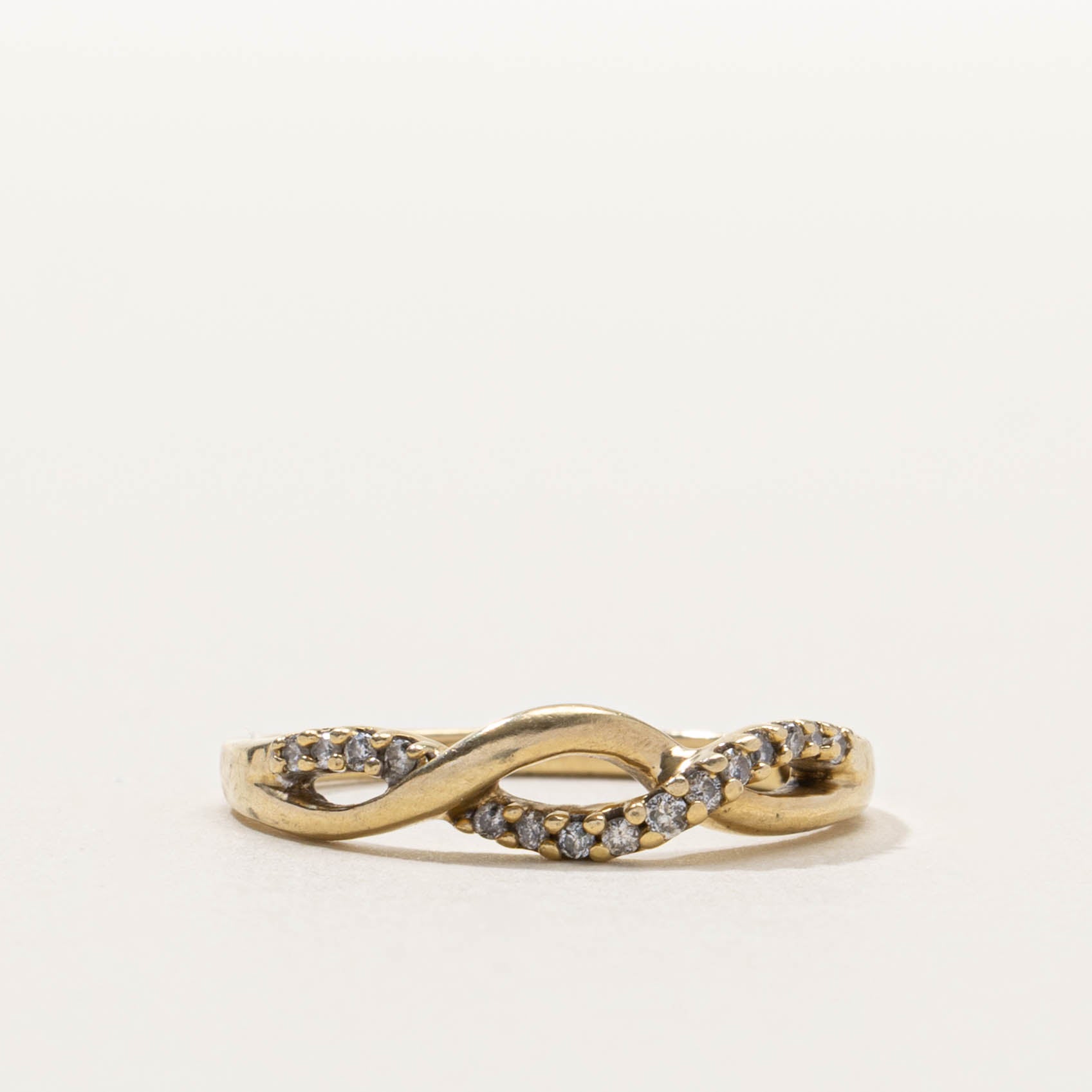 10k Semi-Eternity Diamond Crossover Ring | SZ 7.25