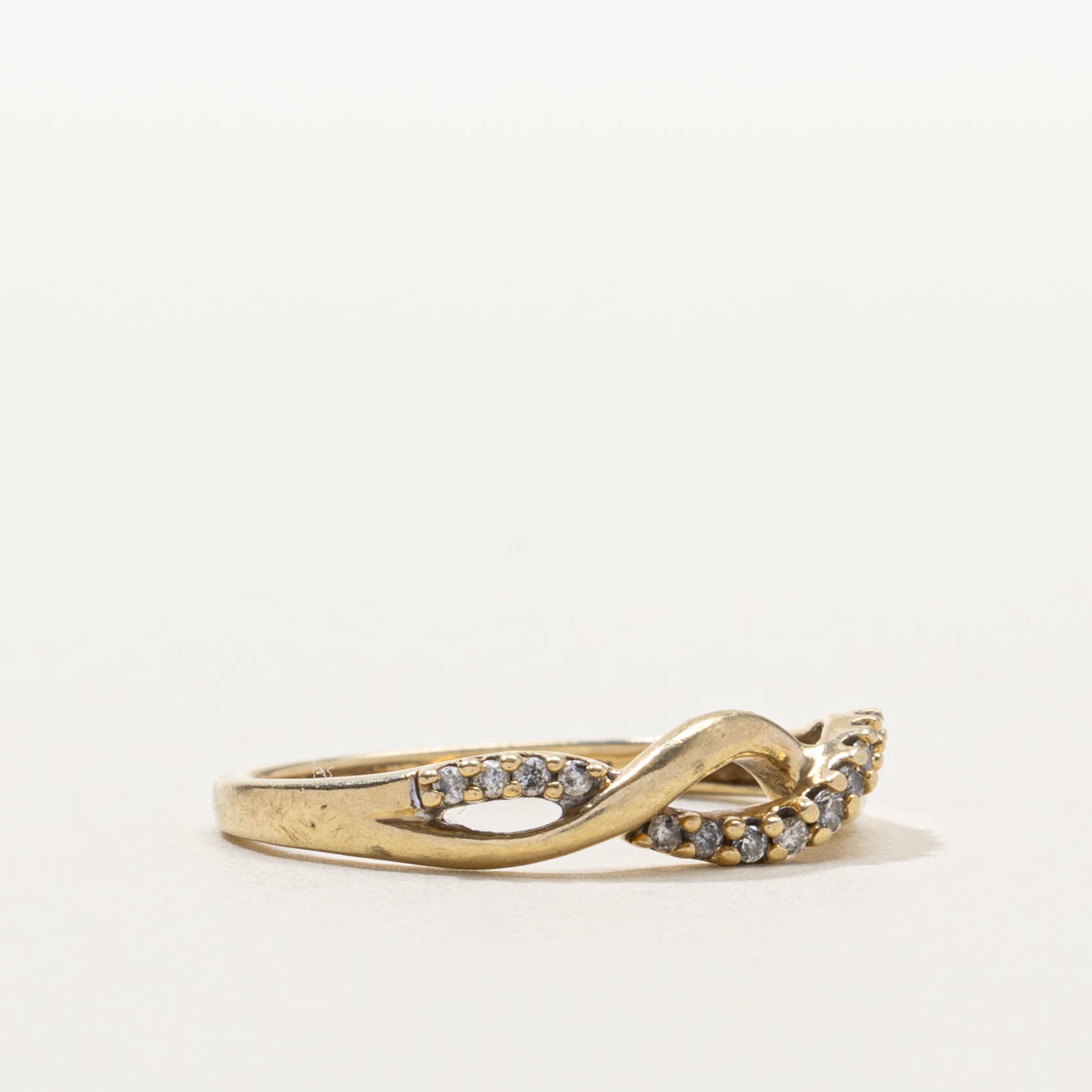10k Semi-Eternity Diamond Crossover Ring | SZ 7.25