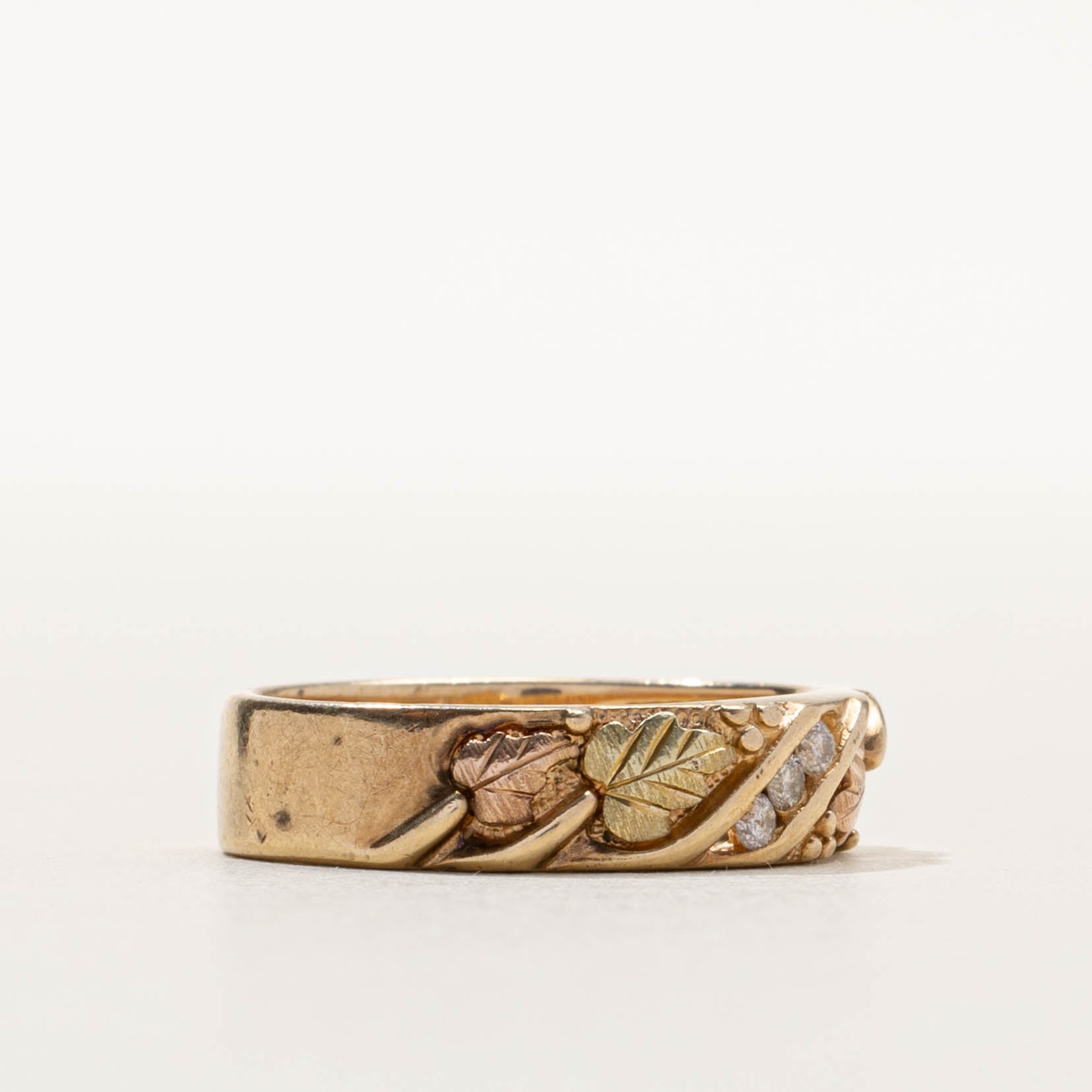 10k Floral Leaf Diamond Band | 5.15mm | SZ 6.75