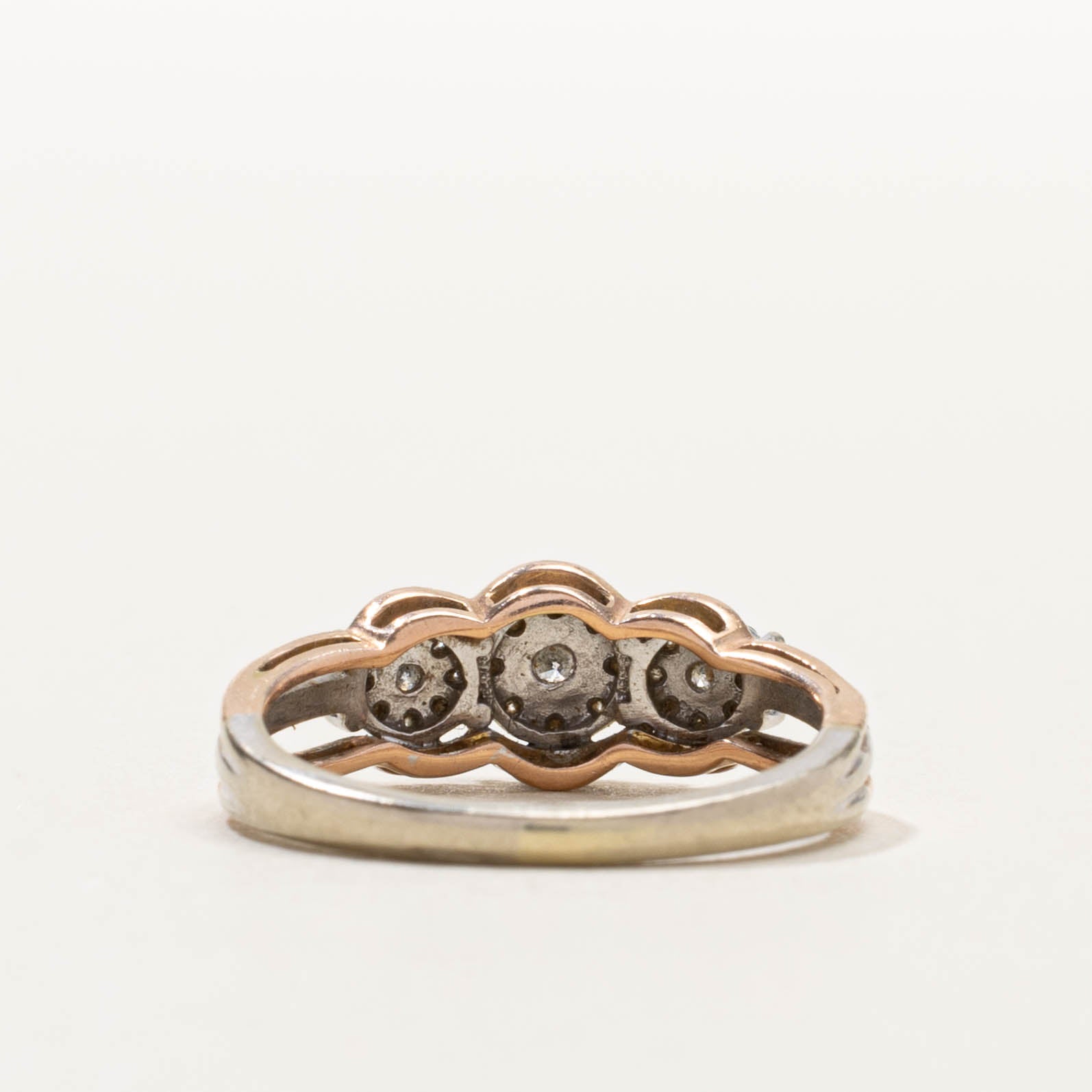 10k Two Tone Diamond Circular Cluster Ring | SZ 5.75