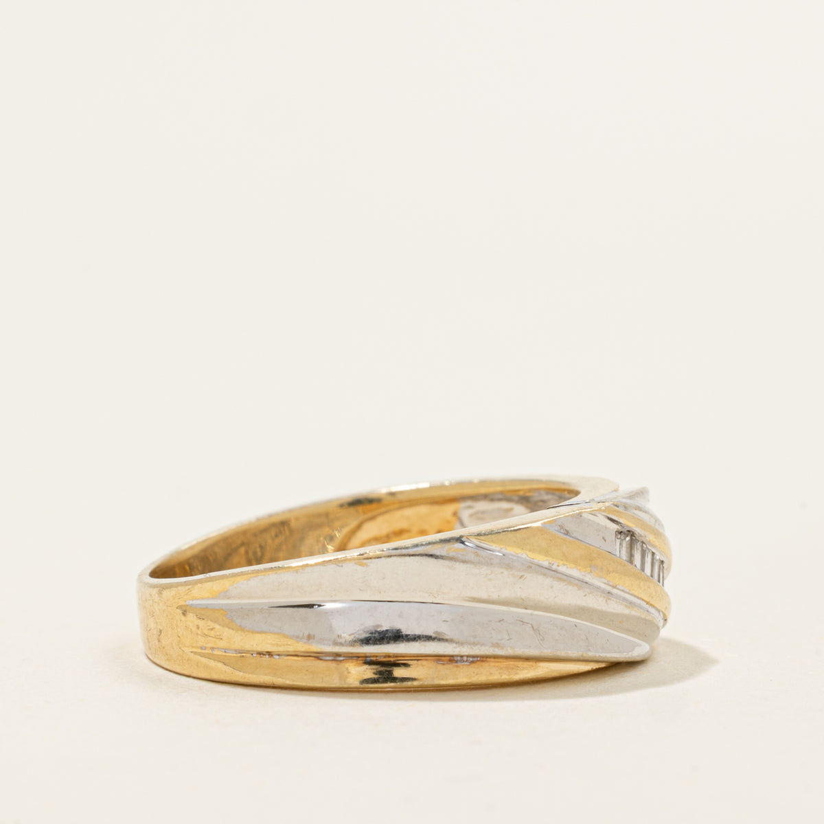 14k Two Tone Diagonal Diamond Grooved Band | 7.2mm | SZ 8.25