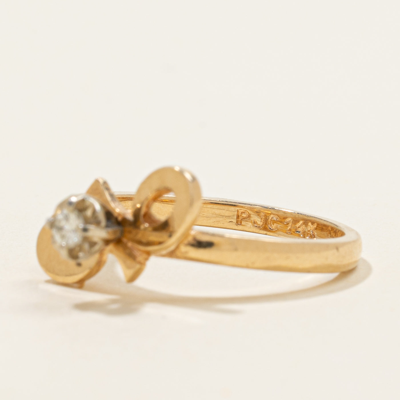 14k Illusion Set Diamond Bow Ring | SZ 5.5
