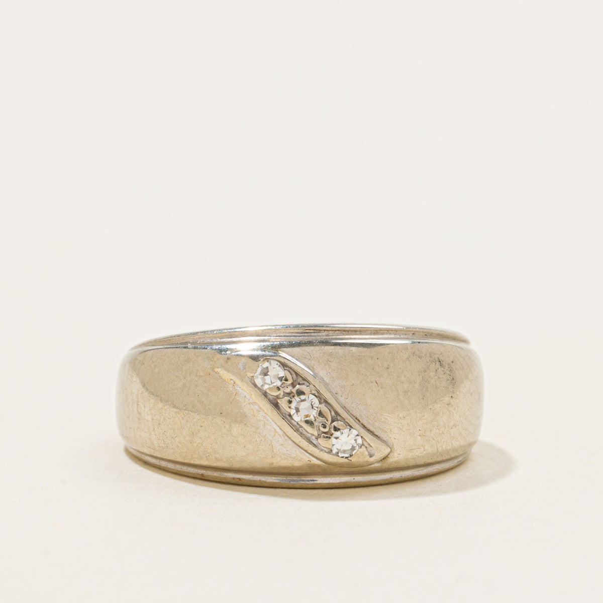 14k Diagonal Diamond Grooved Band | 8.65mm | SZ 5.75
