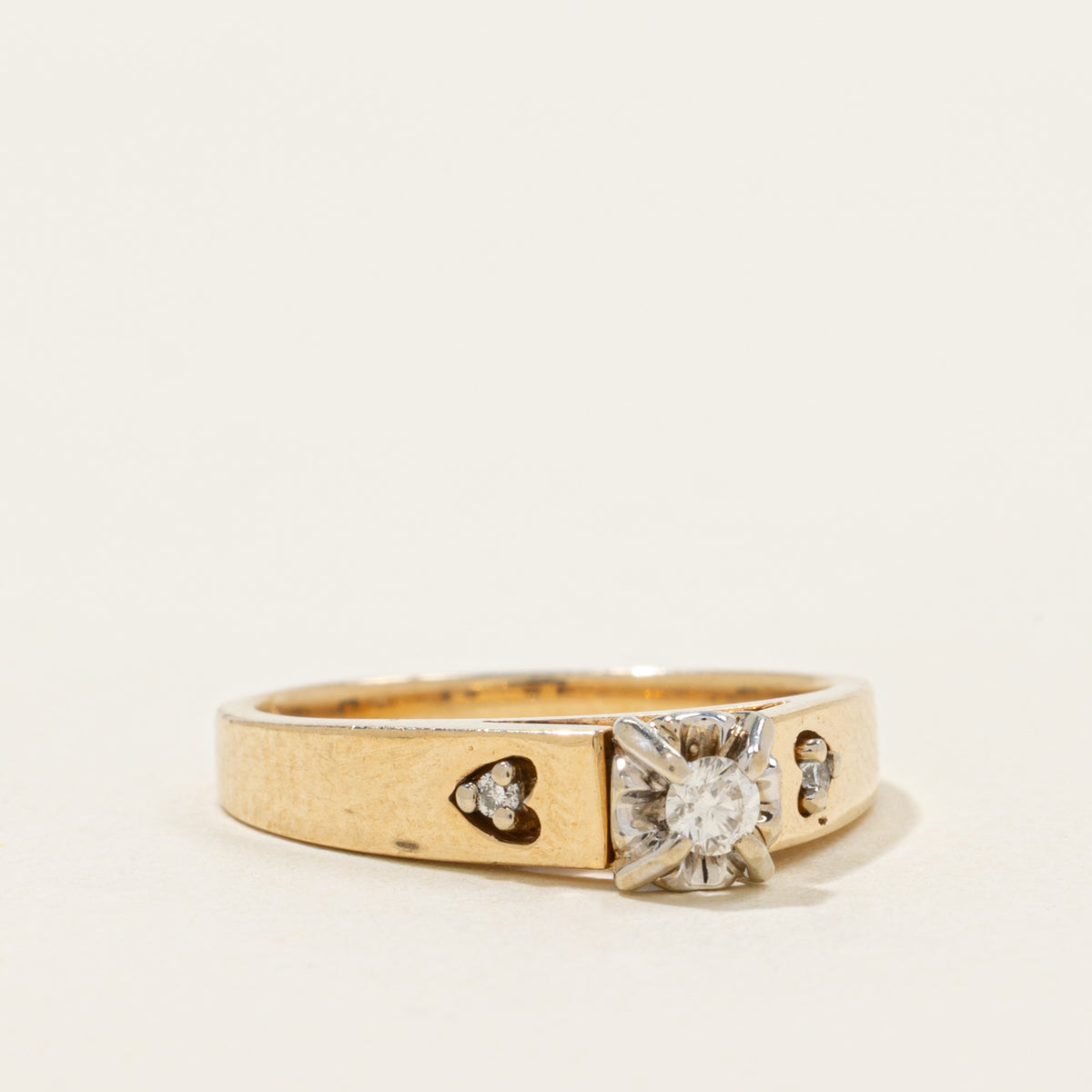 10k Illusion Set Diamond Heart Accented Ring | SZ 5.75