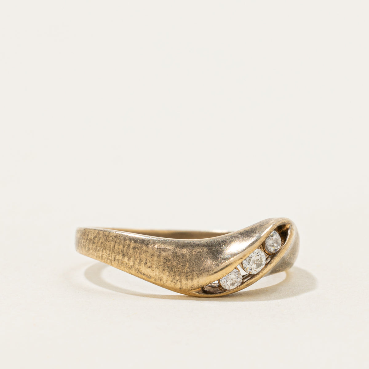 10k Three Stone Channel Set Diamond Wave Band | SZ 5.5