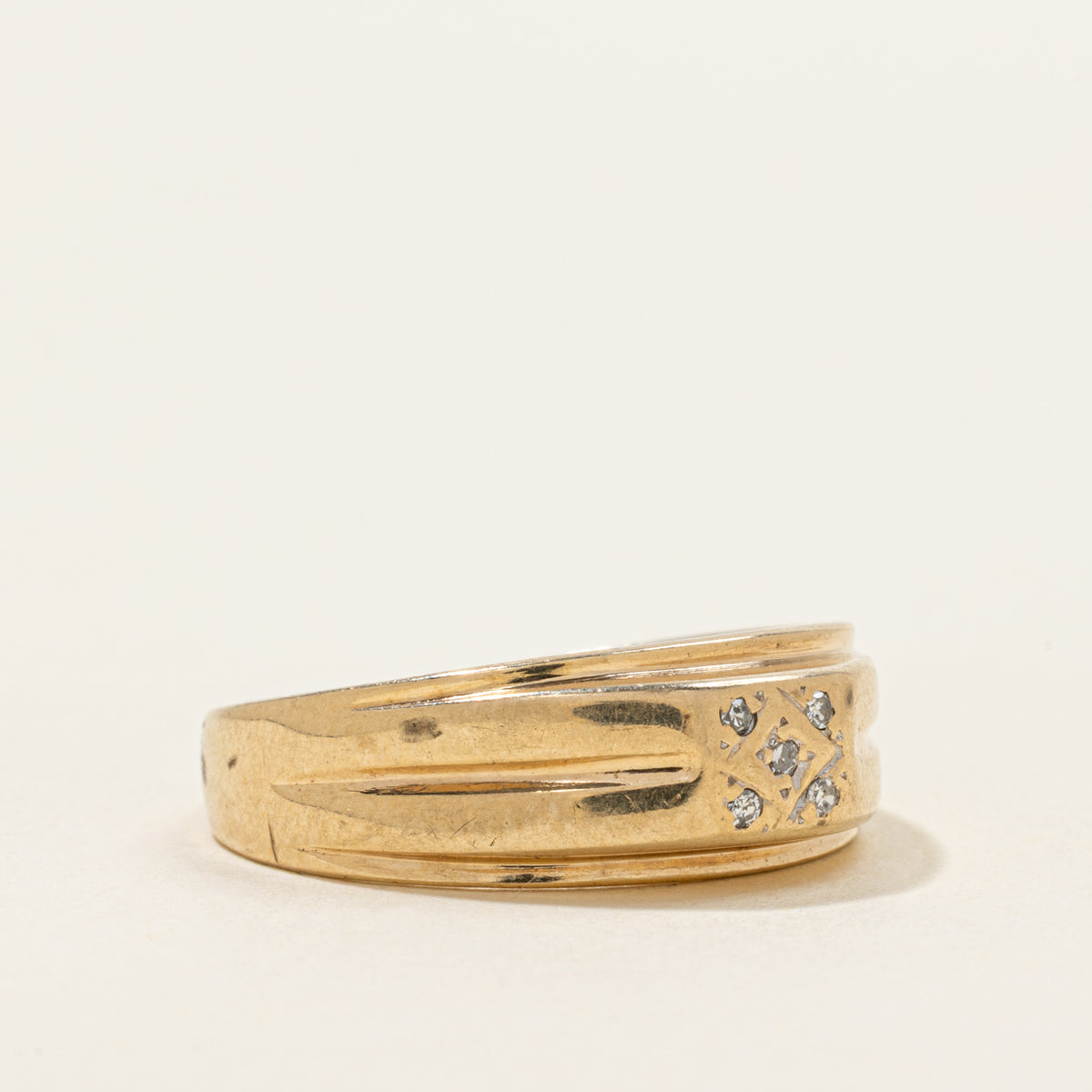 10k Diamond Cluster Grooved Band | SZ 9