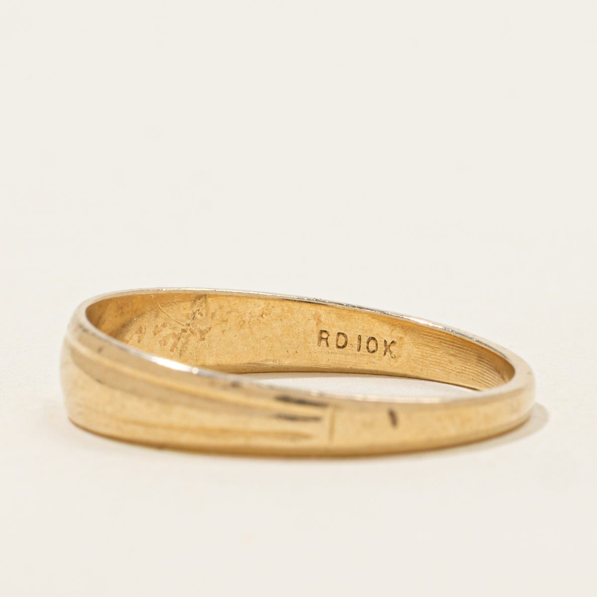 10k Star Set Diamond Grooved Band | SZ 9.75