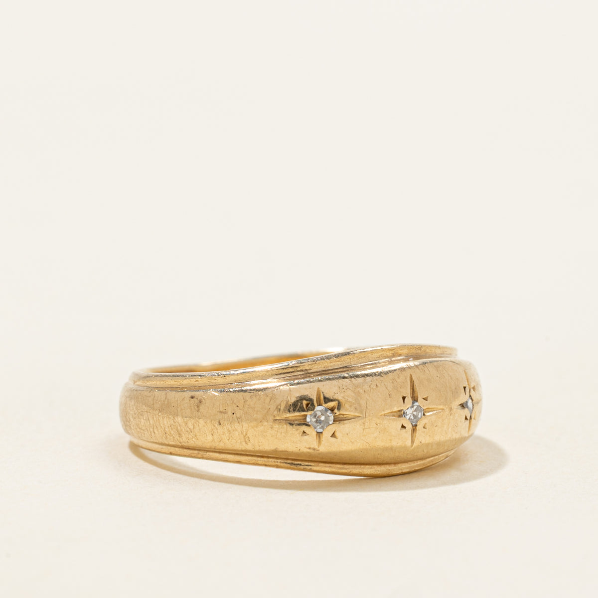 10k Star Set Three Stone Diamond Tapered Band | 7.58mm | SZ 7.75