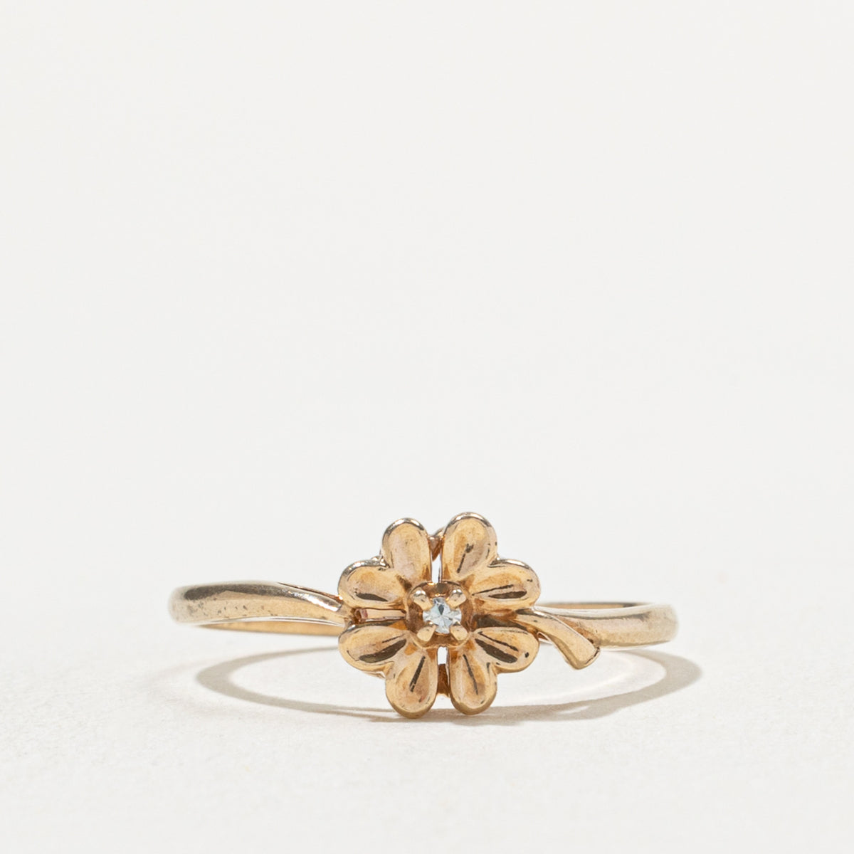 10k Diamond Flower Ring | SZ 6.25