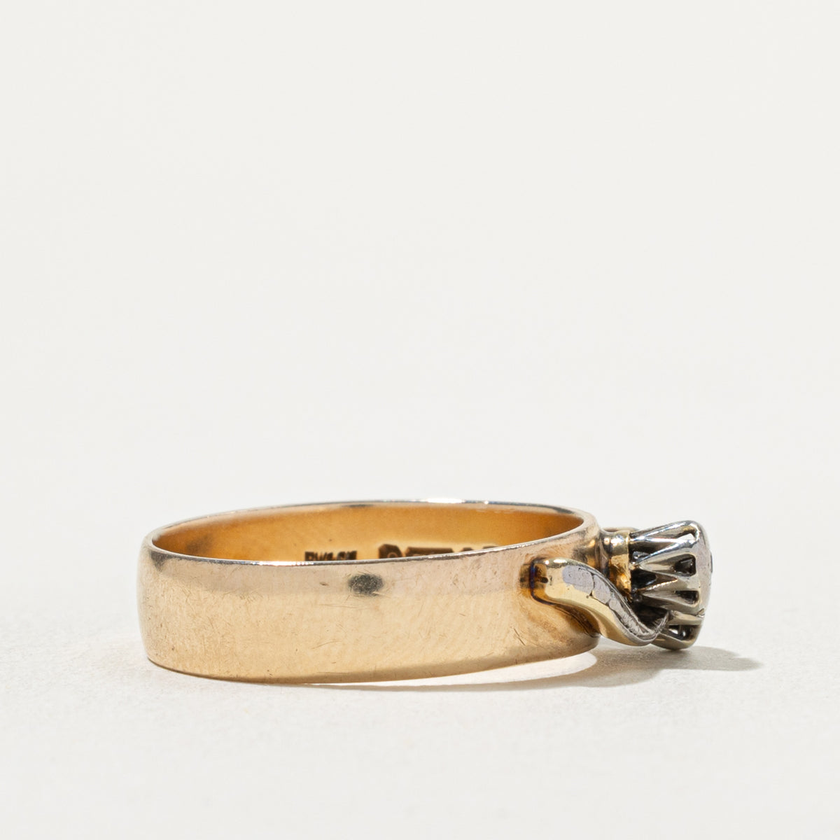 1961 London Two Tone Illusion Set Diamond Floral Design Ring | SZ 8.25