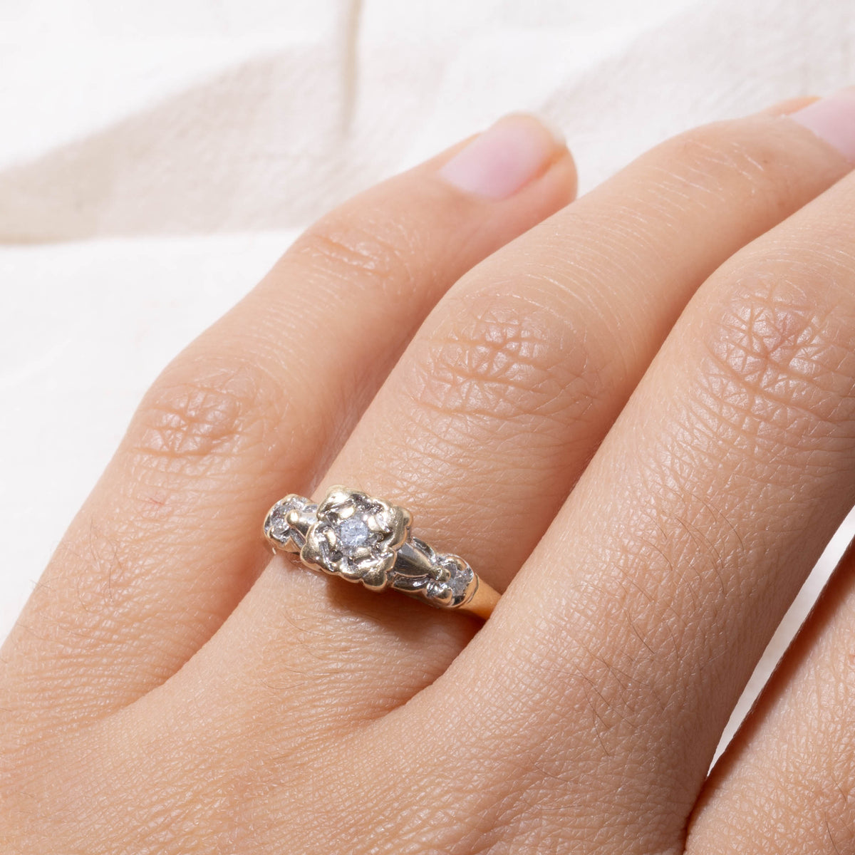 14k Illusion Set Diamond Accented Textured Ring | 0.21ctw | SZ 7