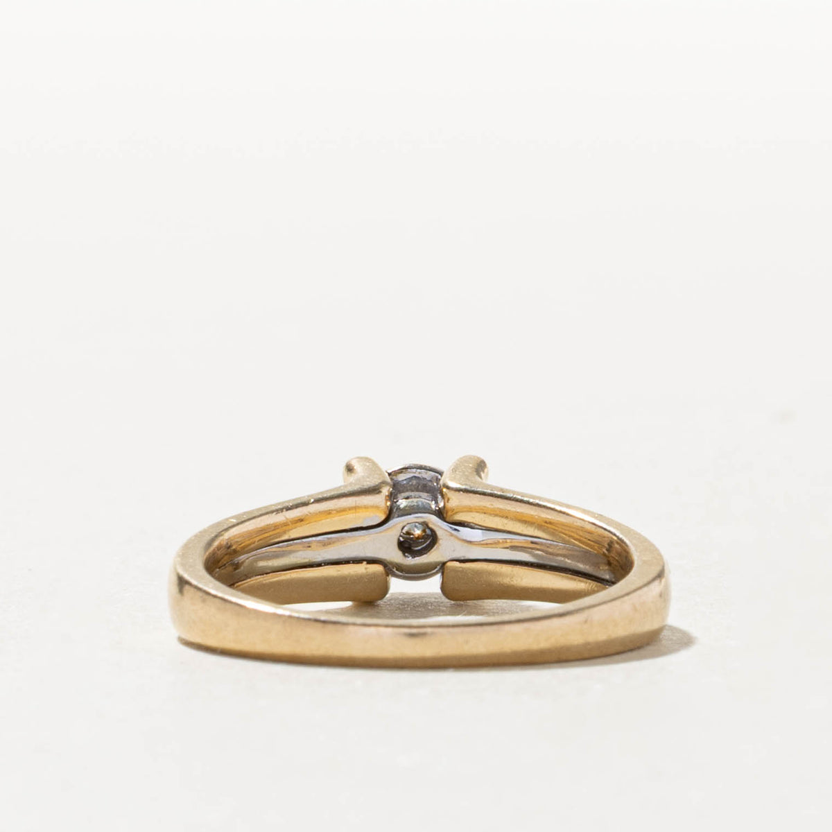 14k Two Tone Solitaire Diamond Grooved Ring | 0.15ct | SZ 7.25