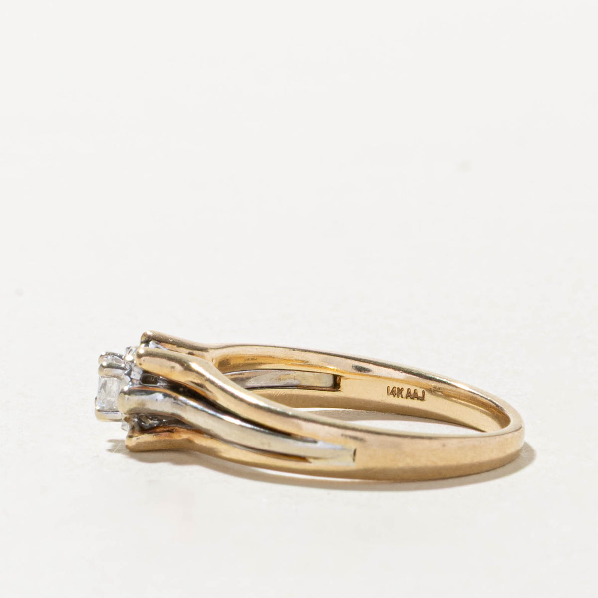 14k Two Tone Solitaire Diamond Grooved Ring | 0.15ct | SZ 7.25