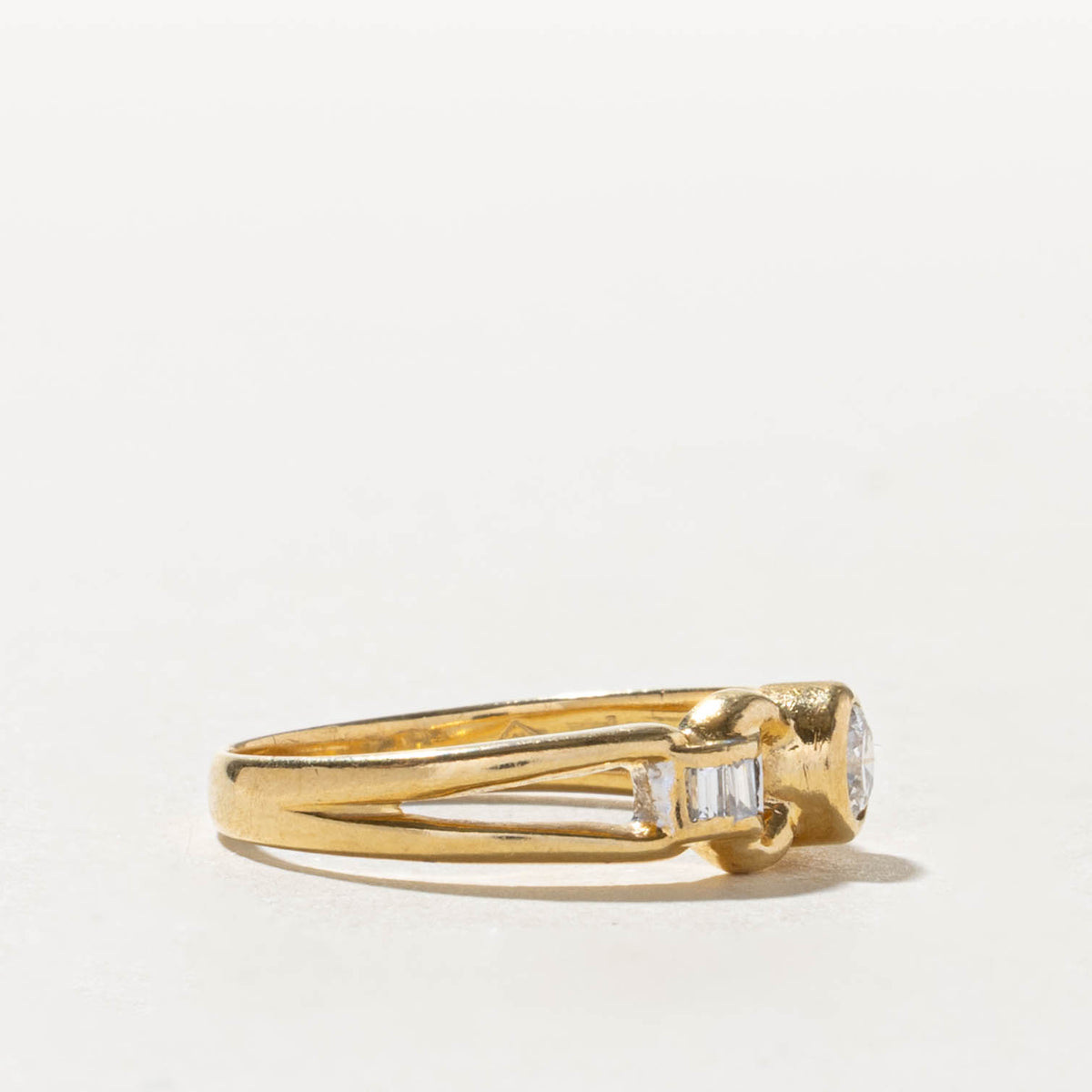 18k Bezel Set Diamond Openwork Geometric Ring | 0.31ctw | SZ 6