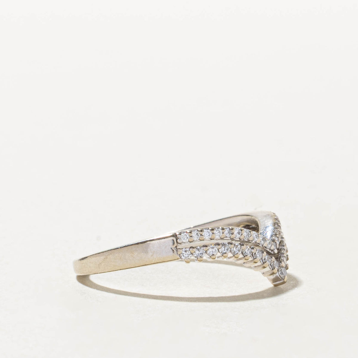14k Double Row Diamond Grooved Chevron Ring | 0.25ctw | SZ 8.5